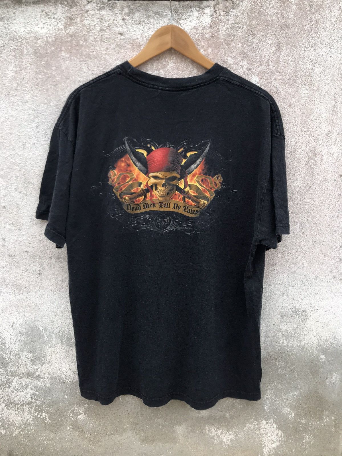 Vintage Vintage THRASHED Faded Y2K Pirate Of Caribean movie tee Size US XL / EU 56 / 4 - 1 Thumbnail