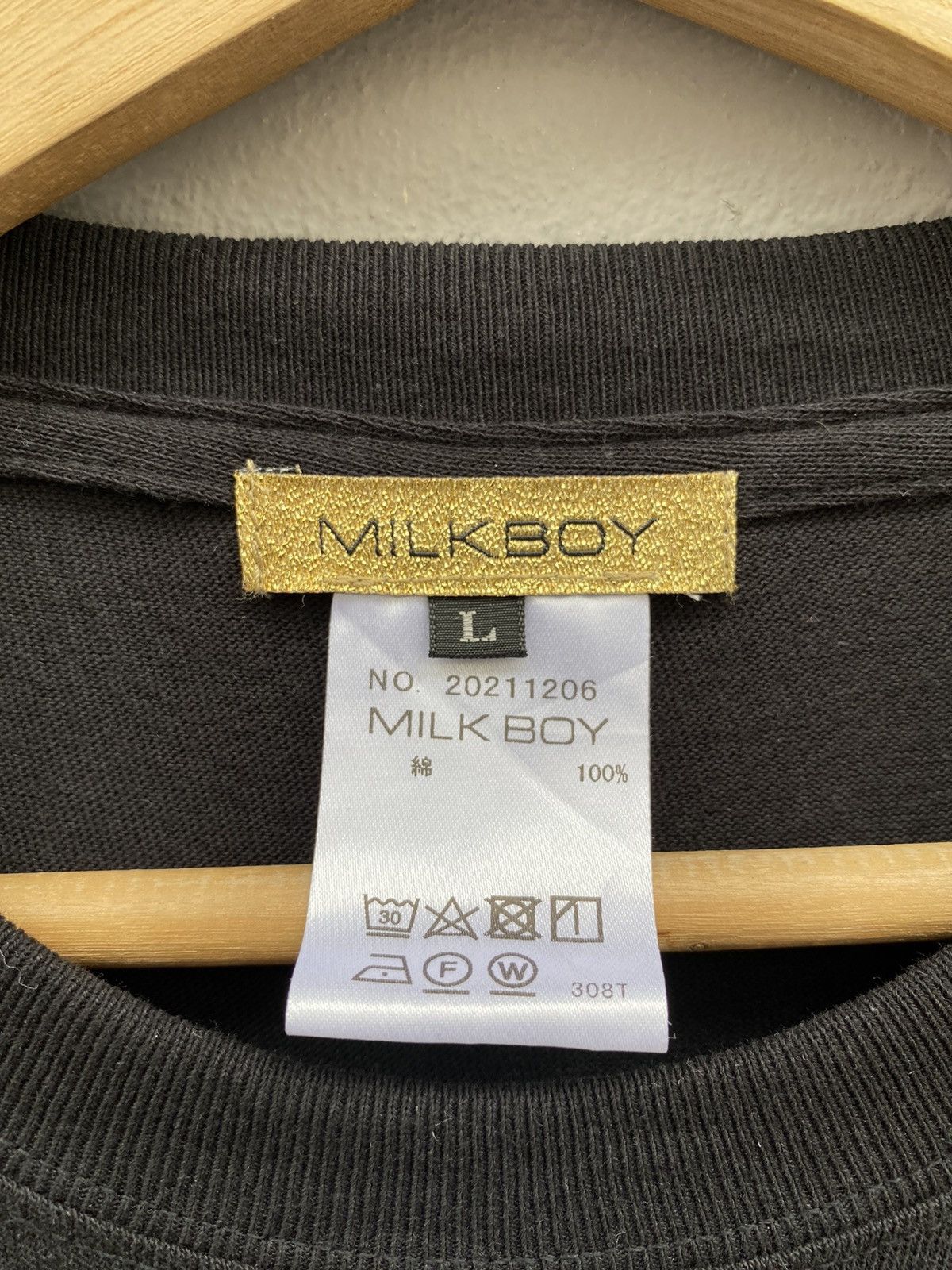 20471120 × Beauty Beast × Japanese Brand 💥MILKBOY CHOCOLATE “Gold Tag” Special Edition Tee Size US L / EU 52-54 / 3 - 4 Thumbnail