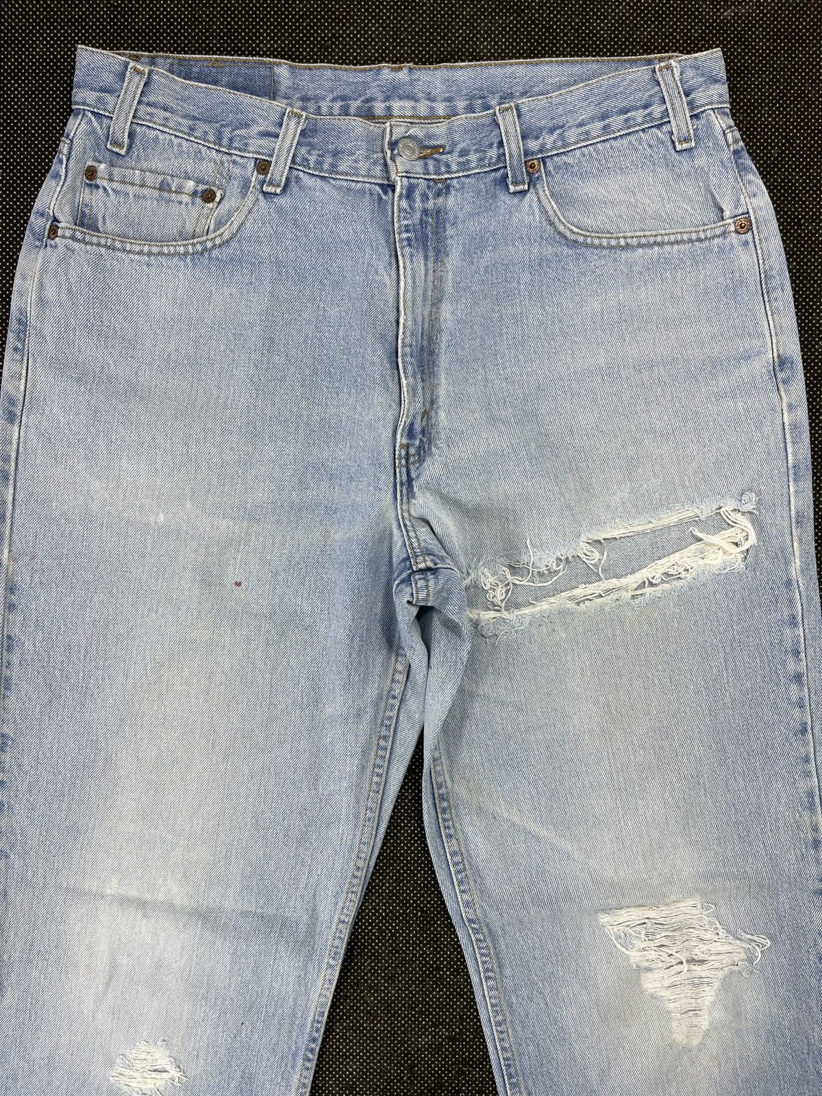 Levi's × Vintage 90s Vintage Levis 550 Light Wash Ripped Jeans - J439 Size US 36 / EU 52 - 3 Thumbnail