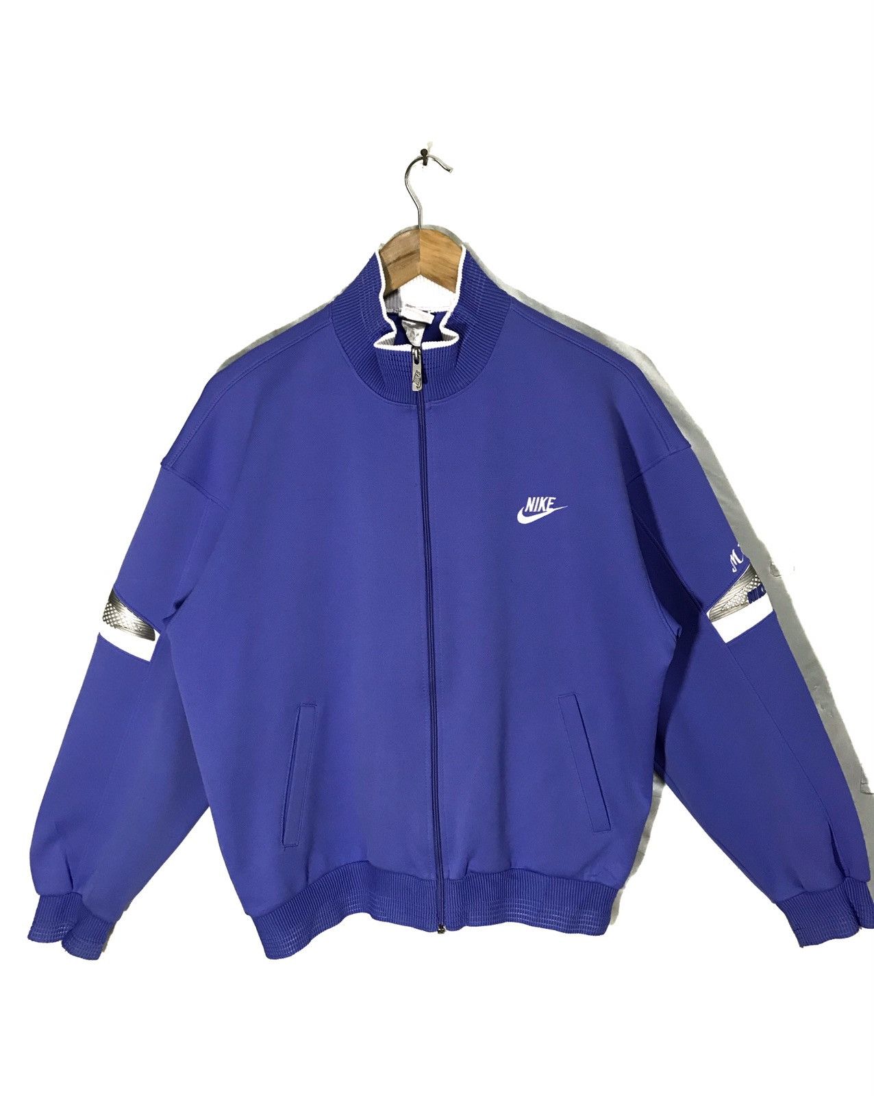Nike Vintage Nike Swoosh Sweater Jacket Armpit 24''x25'' Size US L / EU 52-54 / 3 - 1 Thumbnail