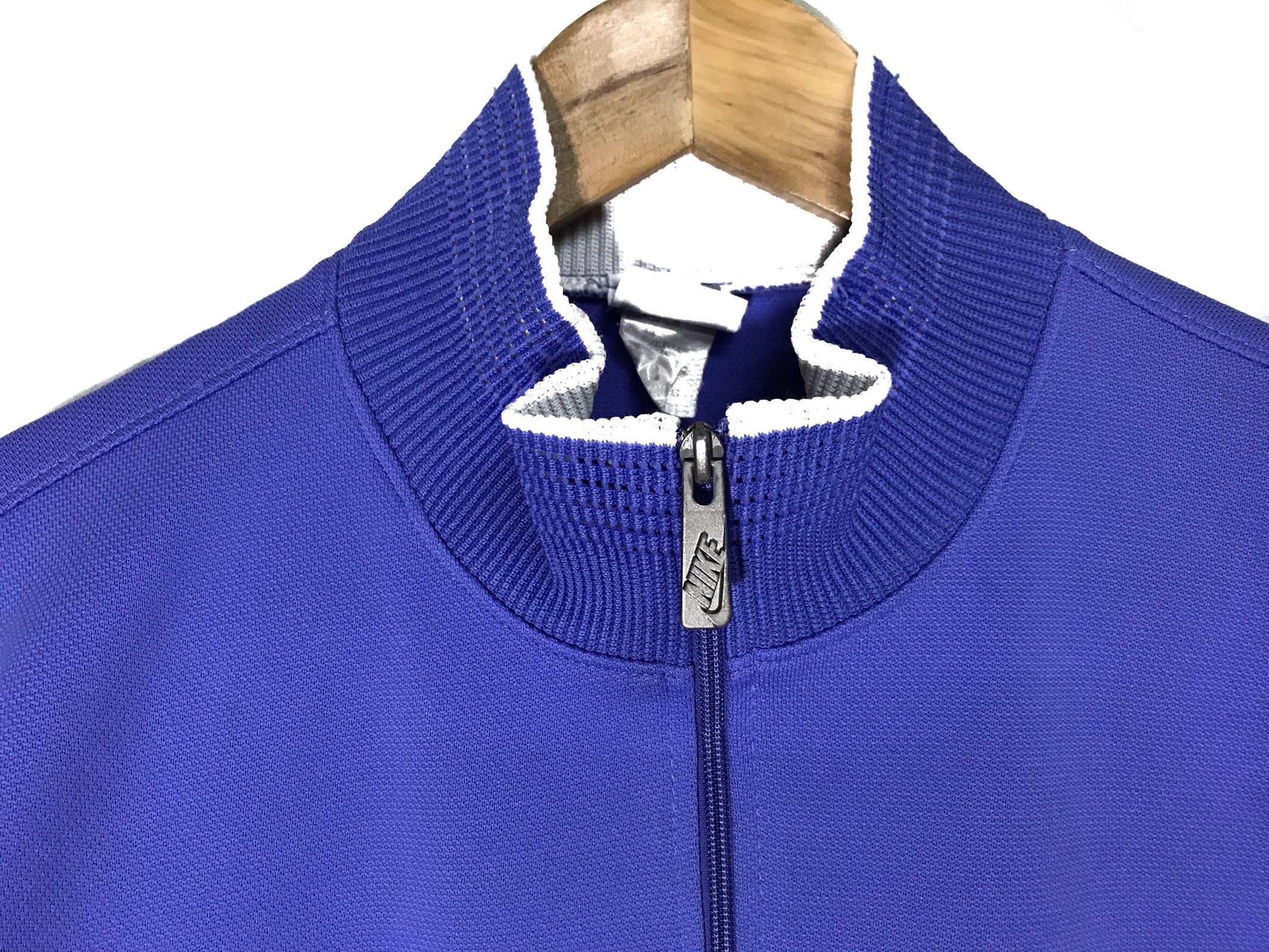 Nike Vintage Nike Swoosh Sweater Jacket Armpit 24''x25'' Size US L / EU 52-54 / 3 - 6 Thumbnail