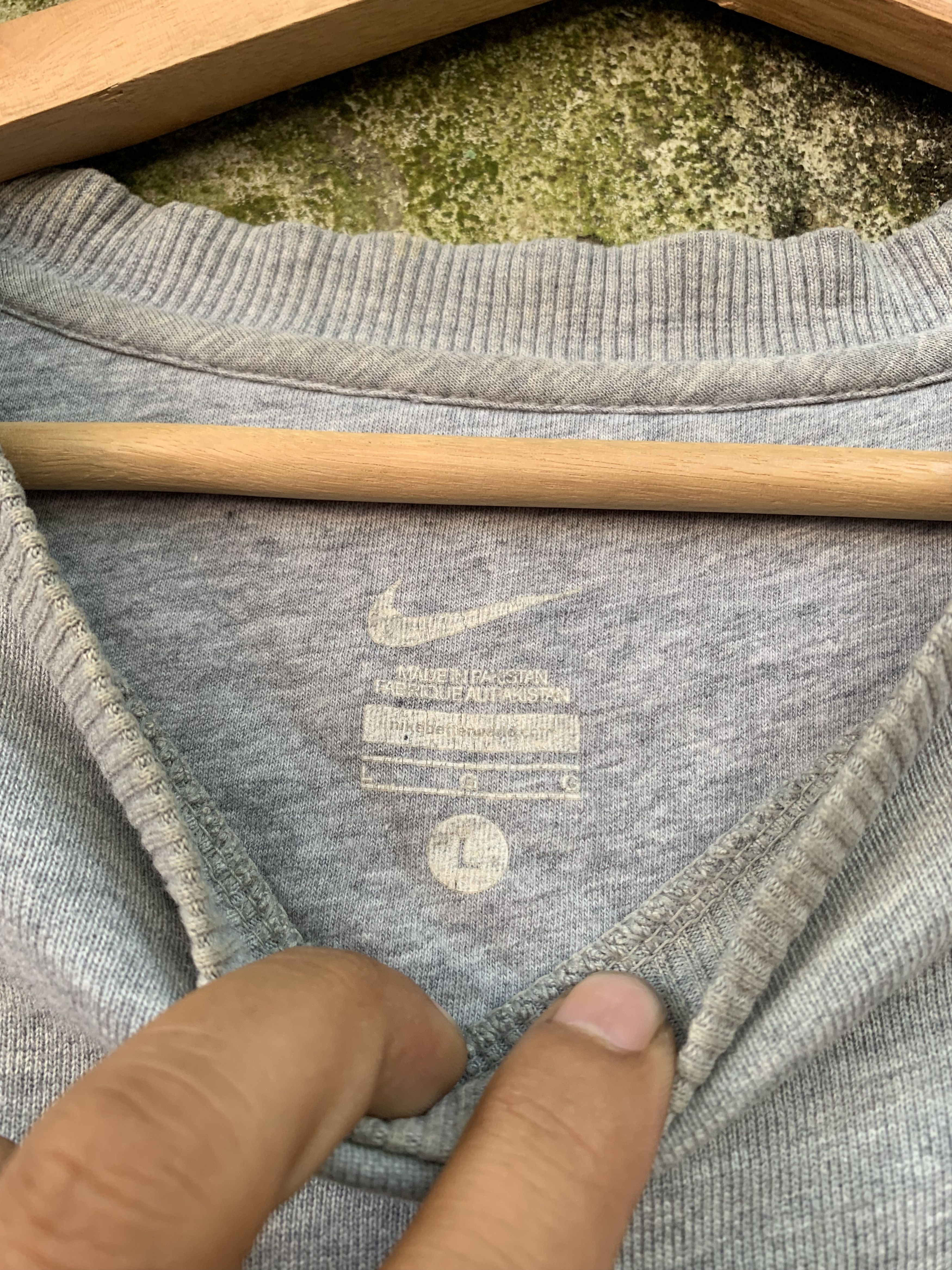Nike × Vintage Vintage Nike Small Logo Swoosh Distresses Sweatshirt Size US M / EU 48-50 / 2 - 4 Thumbnail