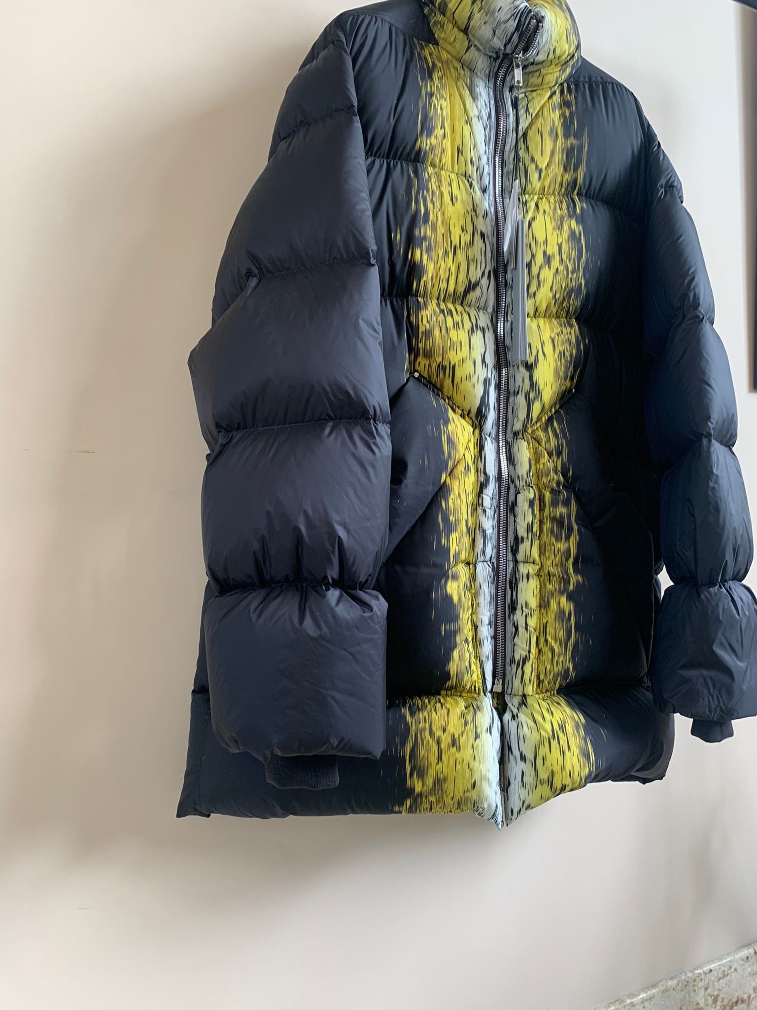 Rick Owens FW20 Jumbo Duvet Goose Down Parka in Black / Acid Print Size US M / EU 48-50 / 2 - 4 Thumbnail