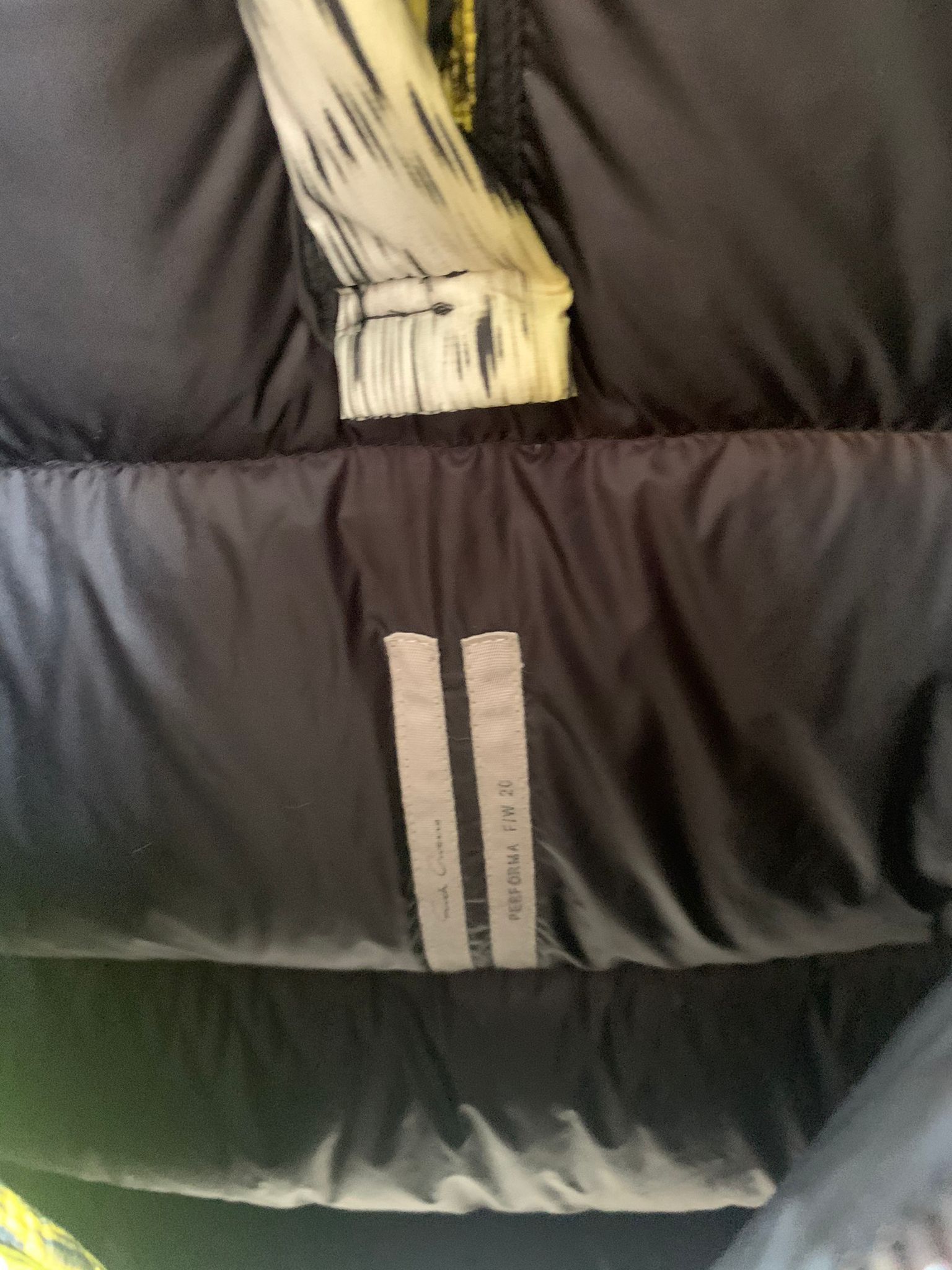 Rick Owens FW20 Jumbo Duvet Goose Down Parka in Black / Acid Print Size US M / EU 48-50 / 2 - 12 Thumbnail