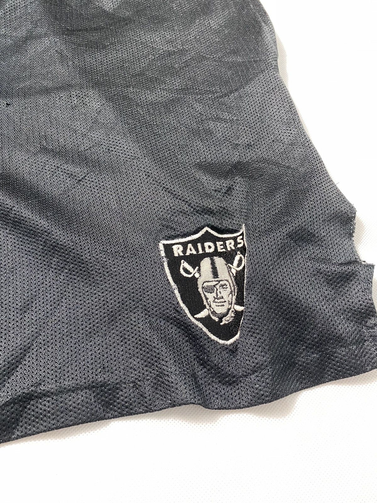 Reebok × Vintage Vintage Reebok x Raiders Short Pant Size US 35 - 2 Thumbnail