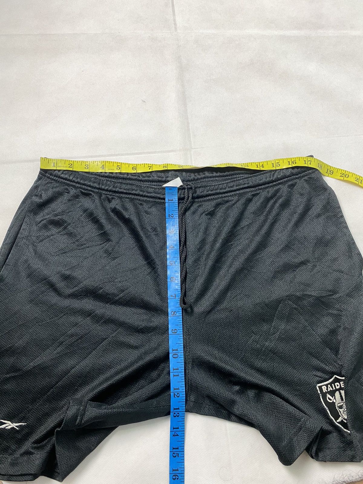 Reebok × Vintage Vintage Reebok x Raiders Short Pant Size US 35 - 12 Thumbnail