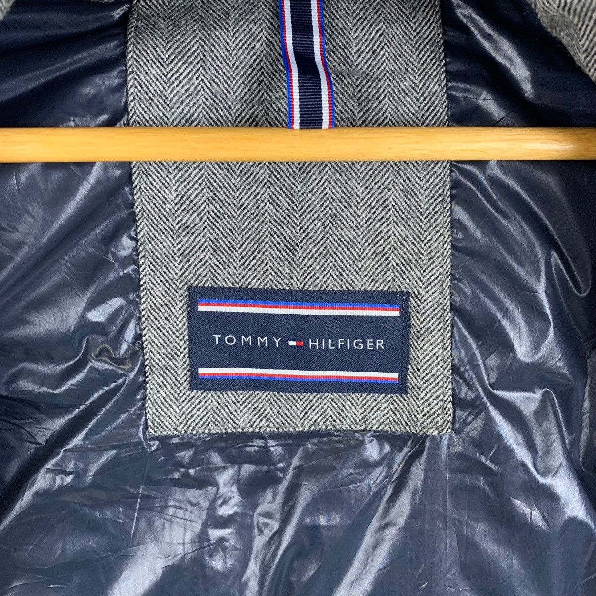 Tommy Hilfiger × Vintage Vintage TOMMY HILFIGER Casual Toggle Hoodie Puffer Jacket Size US S / EU 44-46 / 1 - 6 Thumbnail