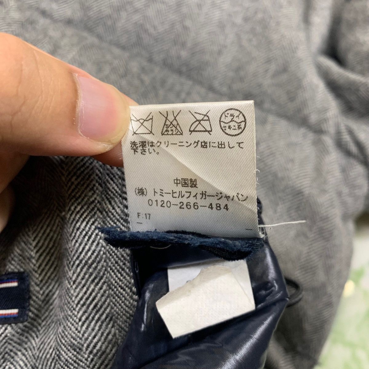 Tommy Hilfiger × Vintage Vintage TOMMY HILFIGER Casual Toggle Hoodie Puffer Jacket Size US S / EU 44-46 / 1 - 8 Thumbnail