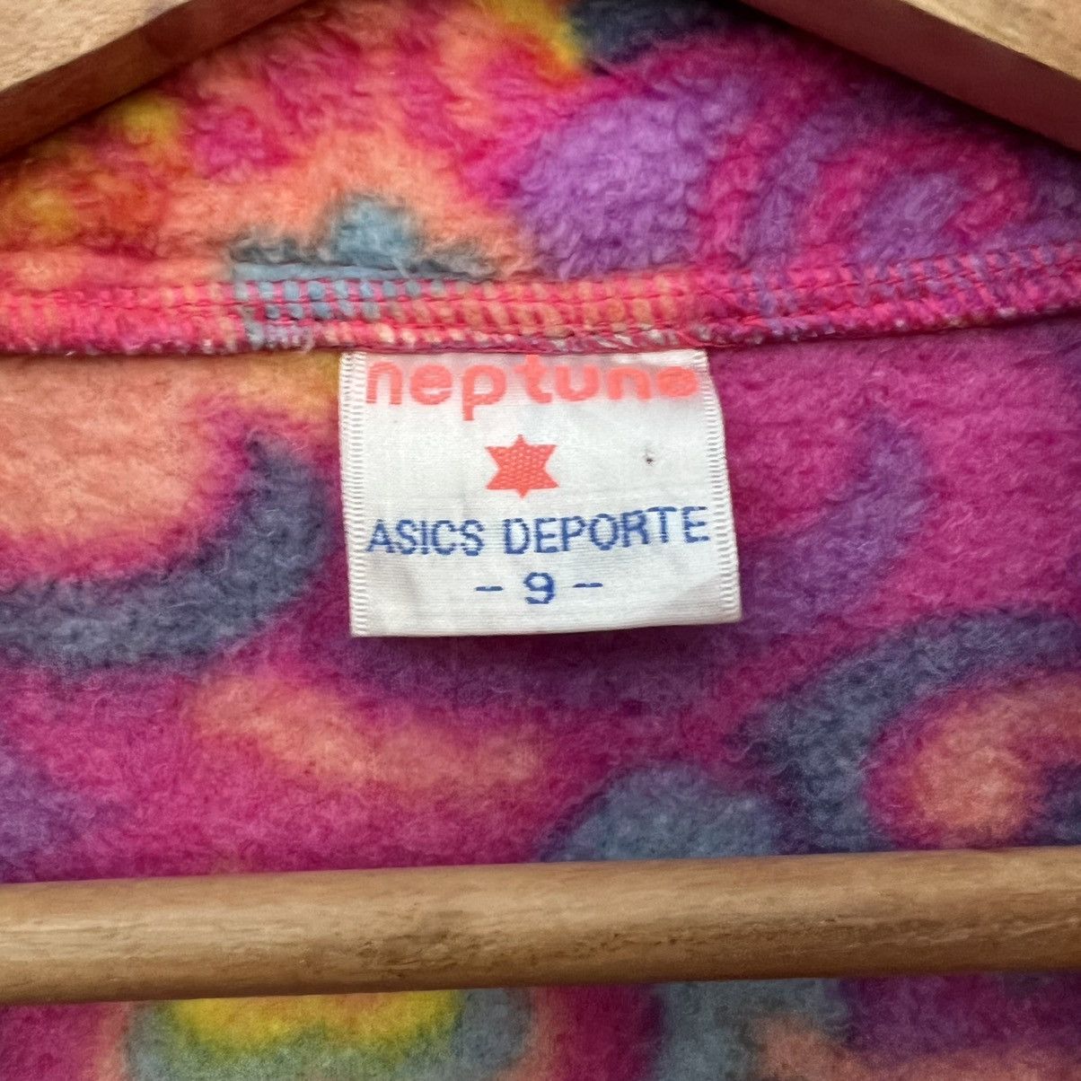 Japanese Brand RARE FLEECE JACKET NAVAJO DESIGN ASICS DEPORTE FULL PRINT Size US L / EU 52-54 / 3 - 10 Thumbnail