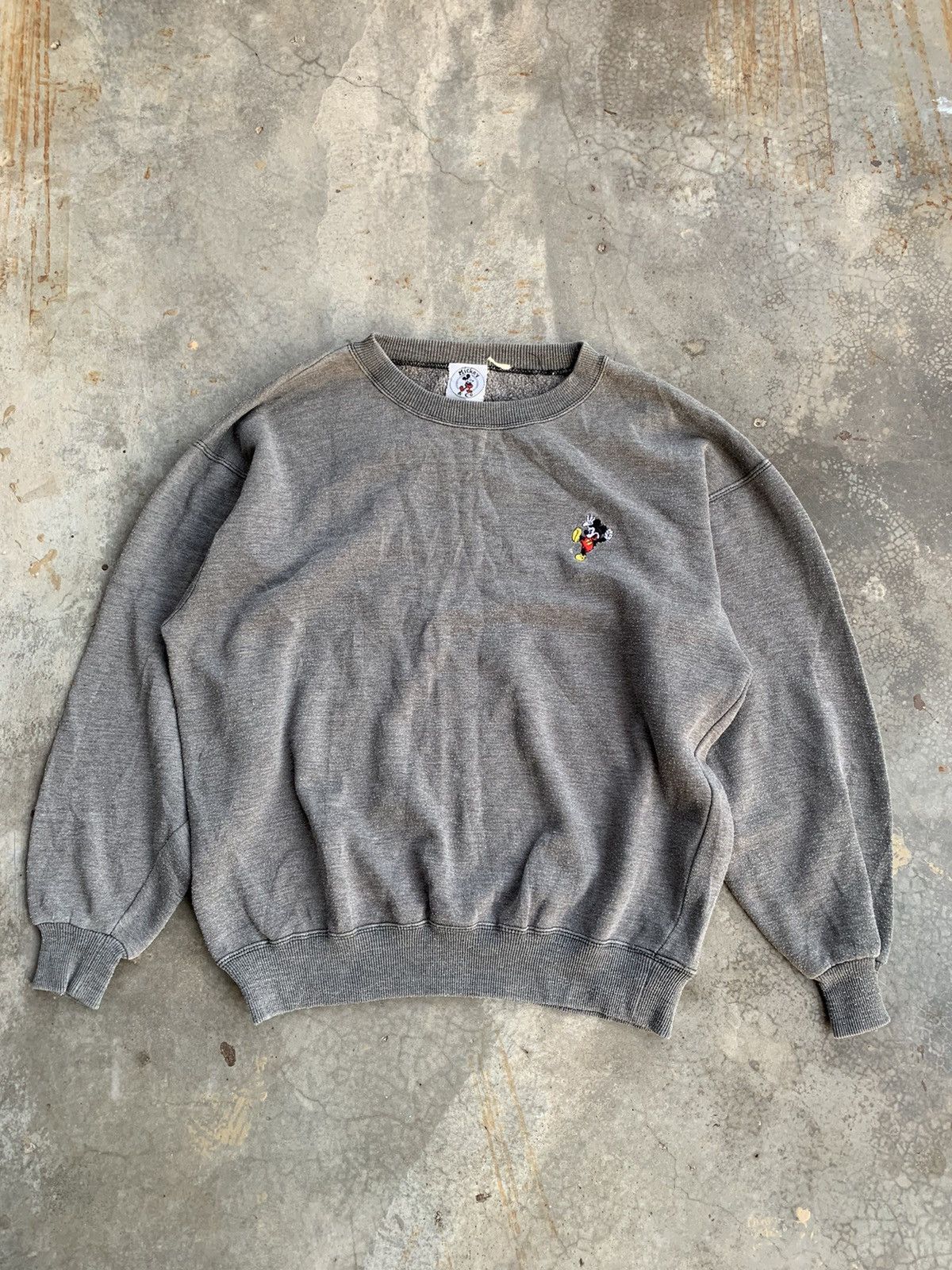 Disney 90s Thrashed Faded Embroided Disney Mickey Mouse Sweatshirt Size US L / EU 52-54 / 3 - 1 Thumbnail