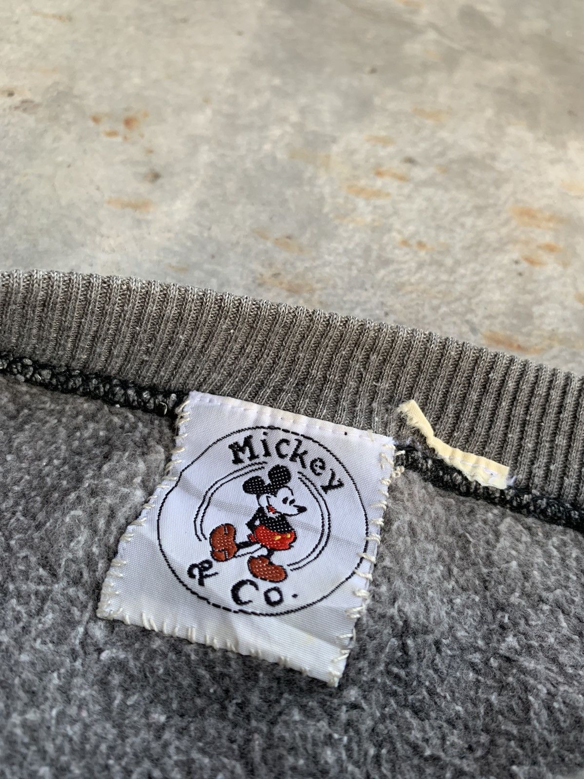 Disney 90s Thrashed Faded Embroided Disney Mickey Mouse Sweatshirt Size US L / EU 52-54 / 3 - 4 Thumbnail