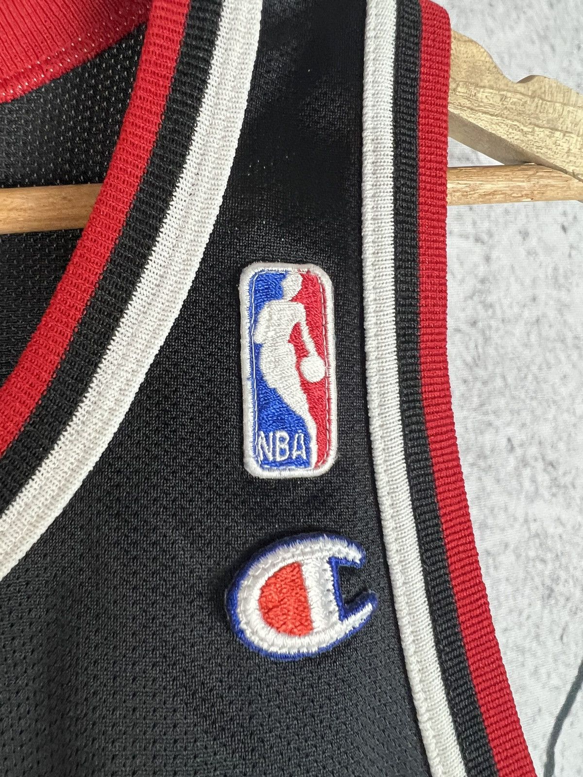 Champion CHICAGO BULLS VINTAGE CHAMPION BASKETBALL NBA JERSEY Size US S / EU 44-46 / 1 - 5 Thumbnail