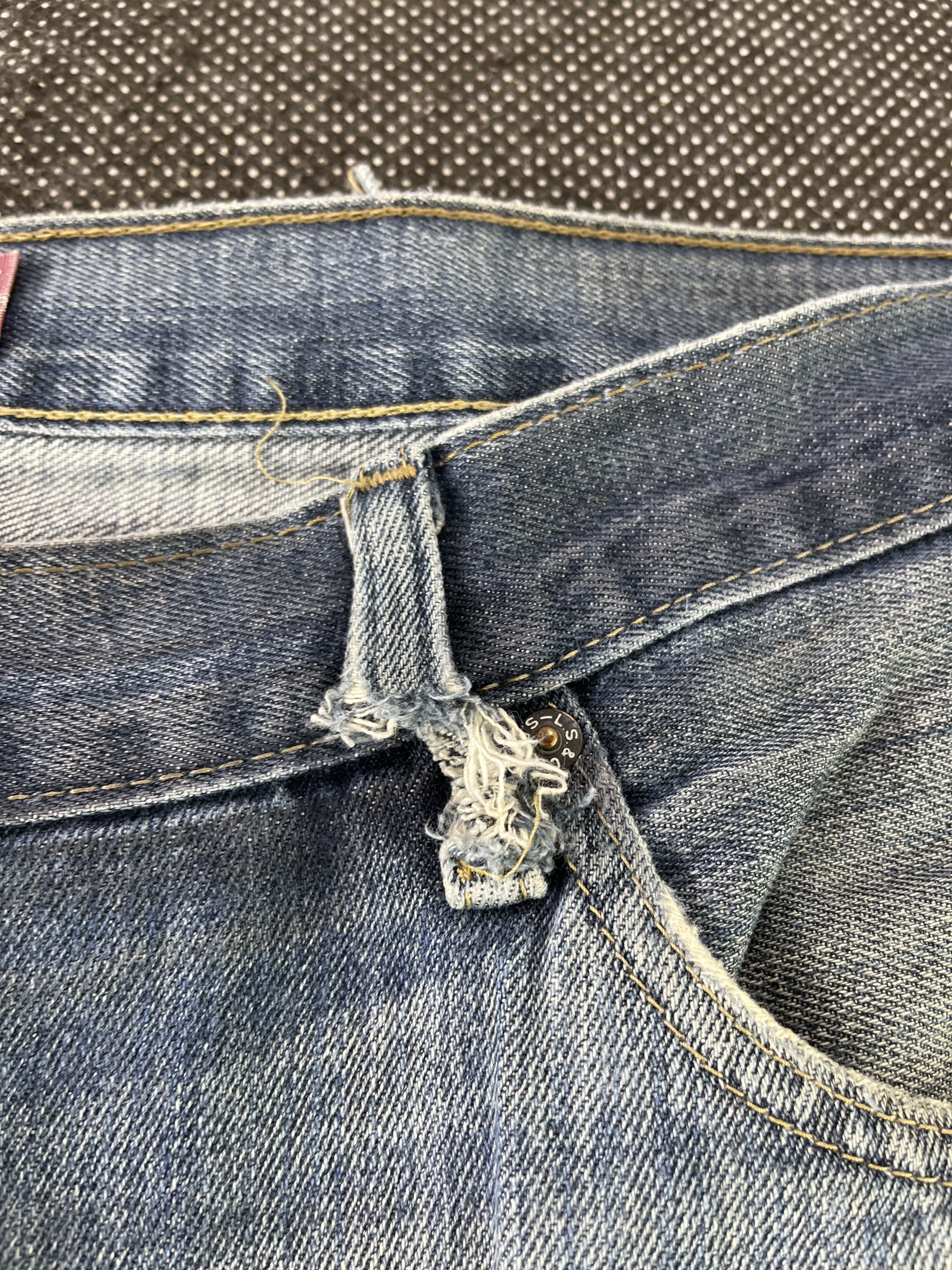 Levi's × Vintage Vintage Rusty Distressed Levis 505 Jeans - J356 Size US 41 - 10 Thumbnail