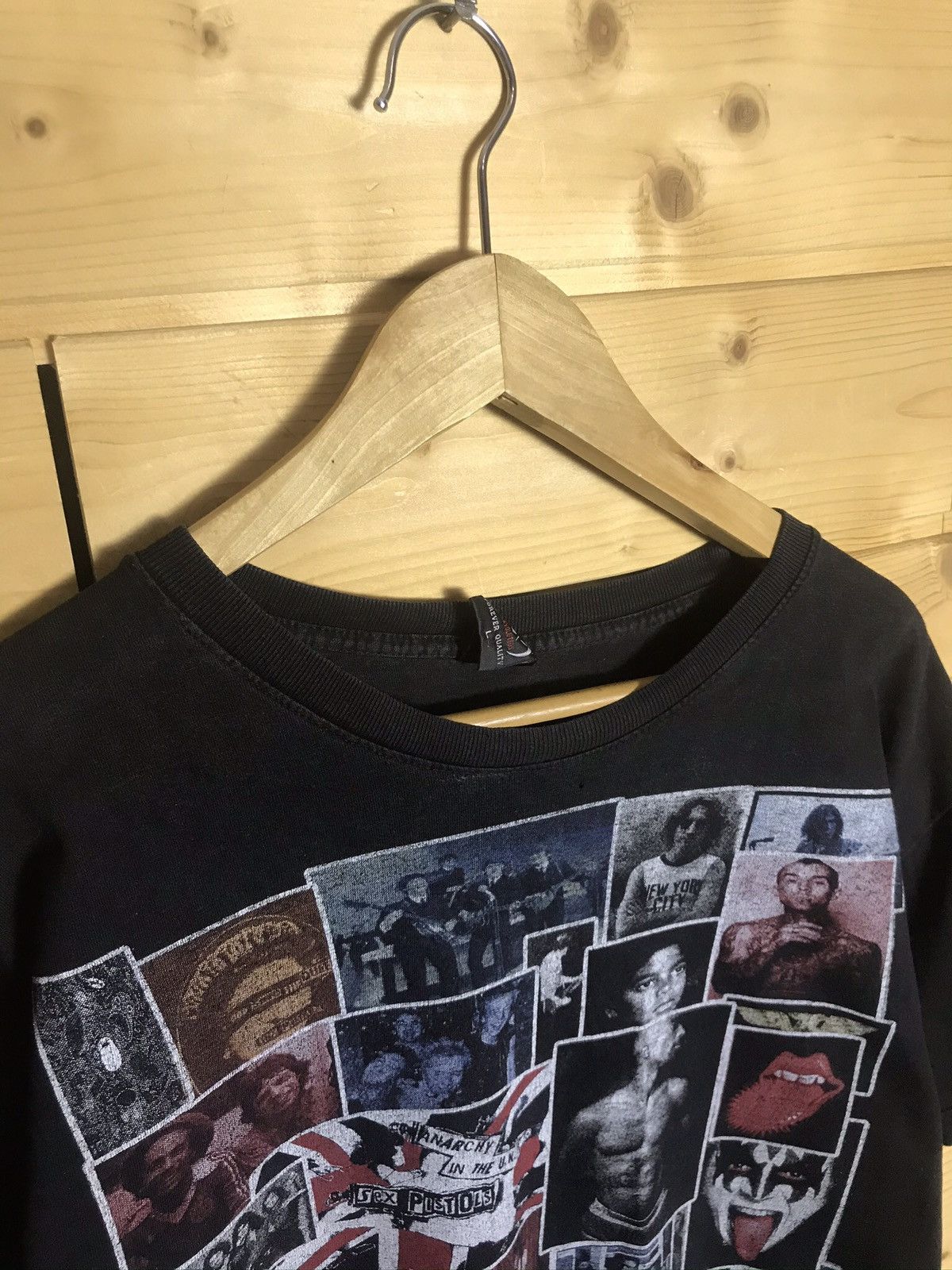 Vintage Vintage Rock volution cult artist t-shirt Size US L / EU 52-54 / 3 - 8 Thumbnail