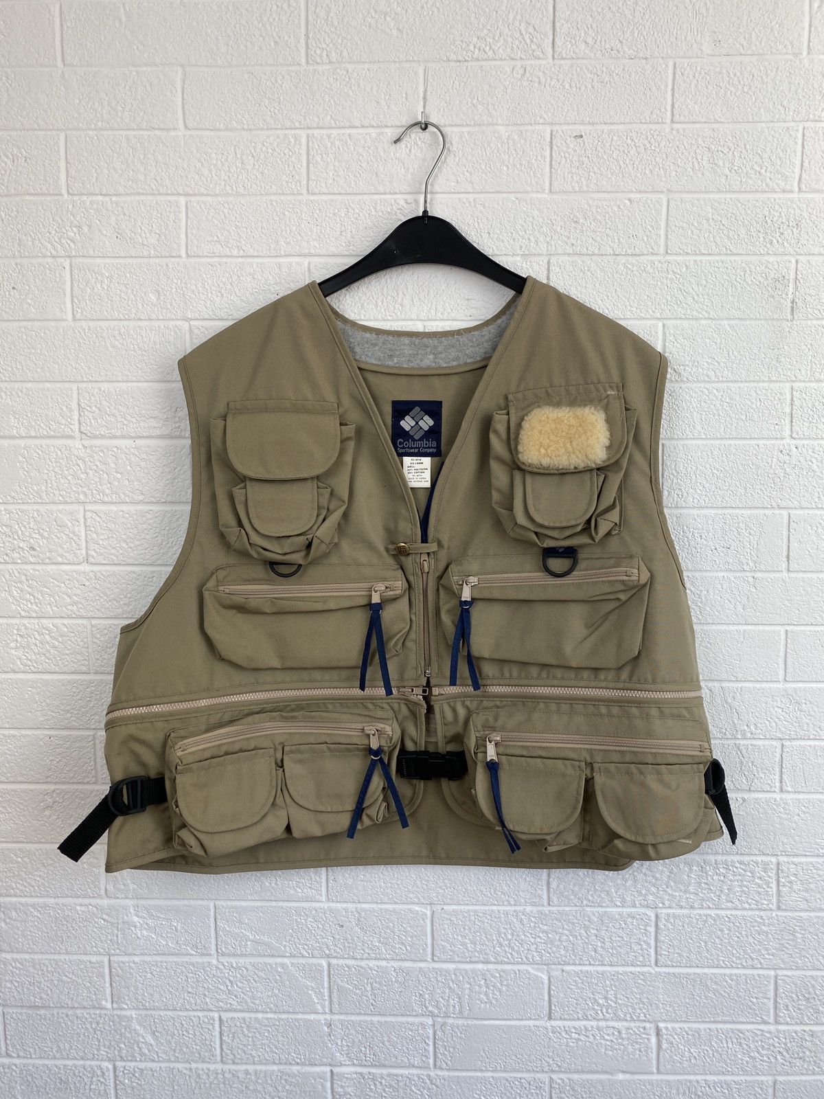 image of Columbia Utilities Multipocket Tactical Fishing Vest in Khaki, Men's (Size XL)