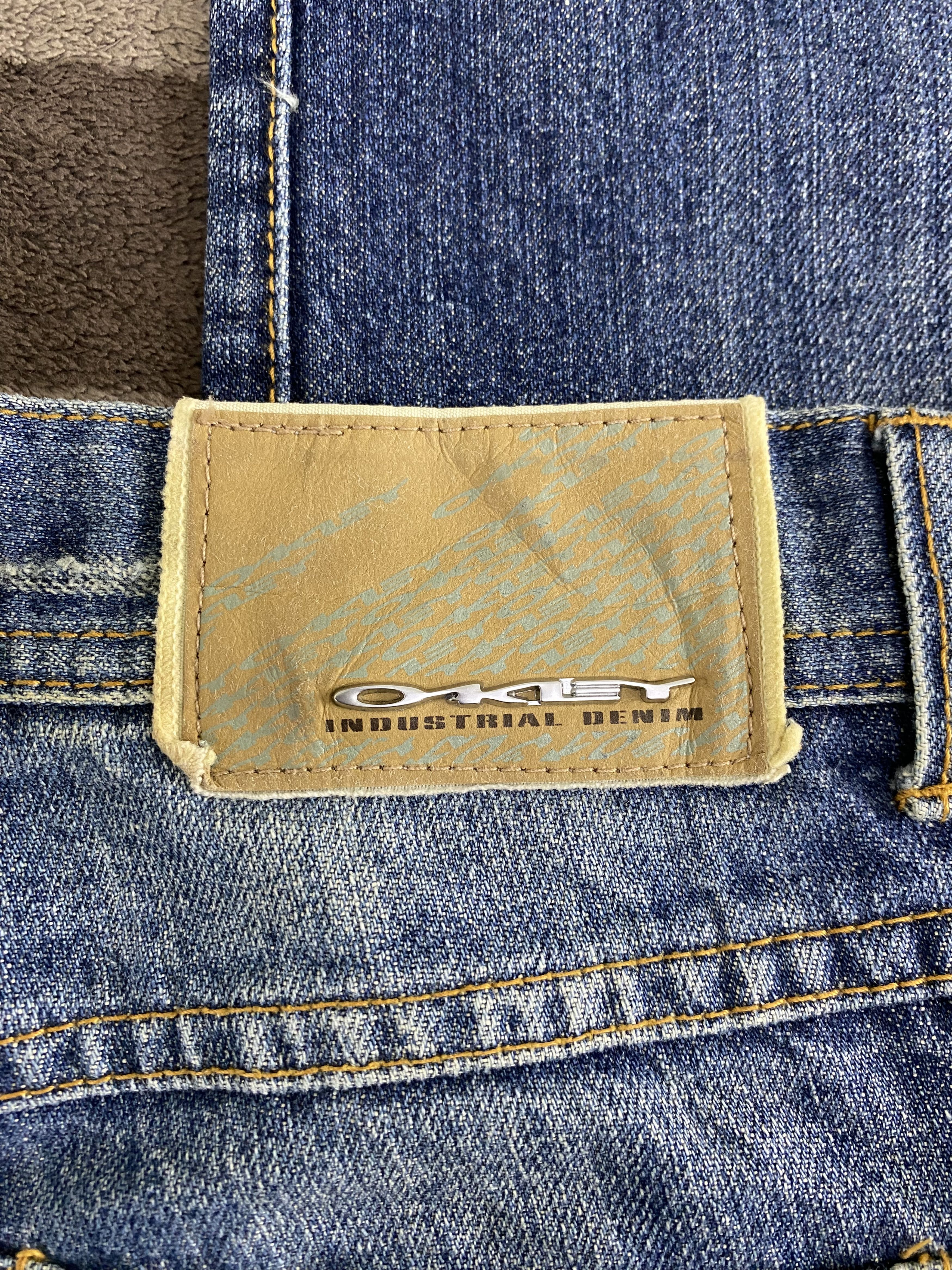 Oakley Vintage Oakley Light Distress Faded Blue Denim Jean Size US 32 / EU 48 - 5 Thumbnail