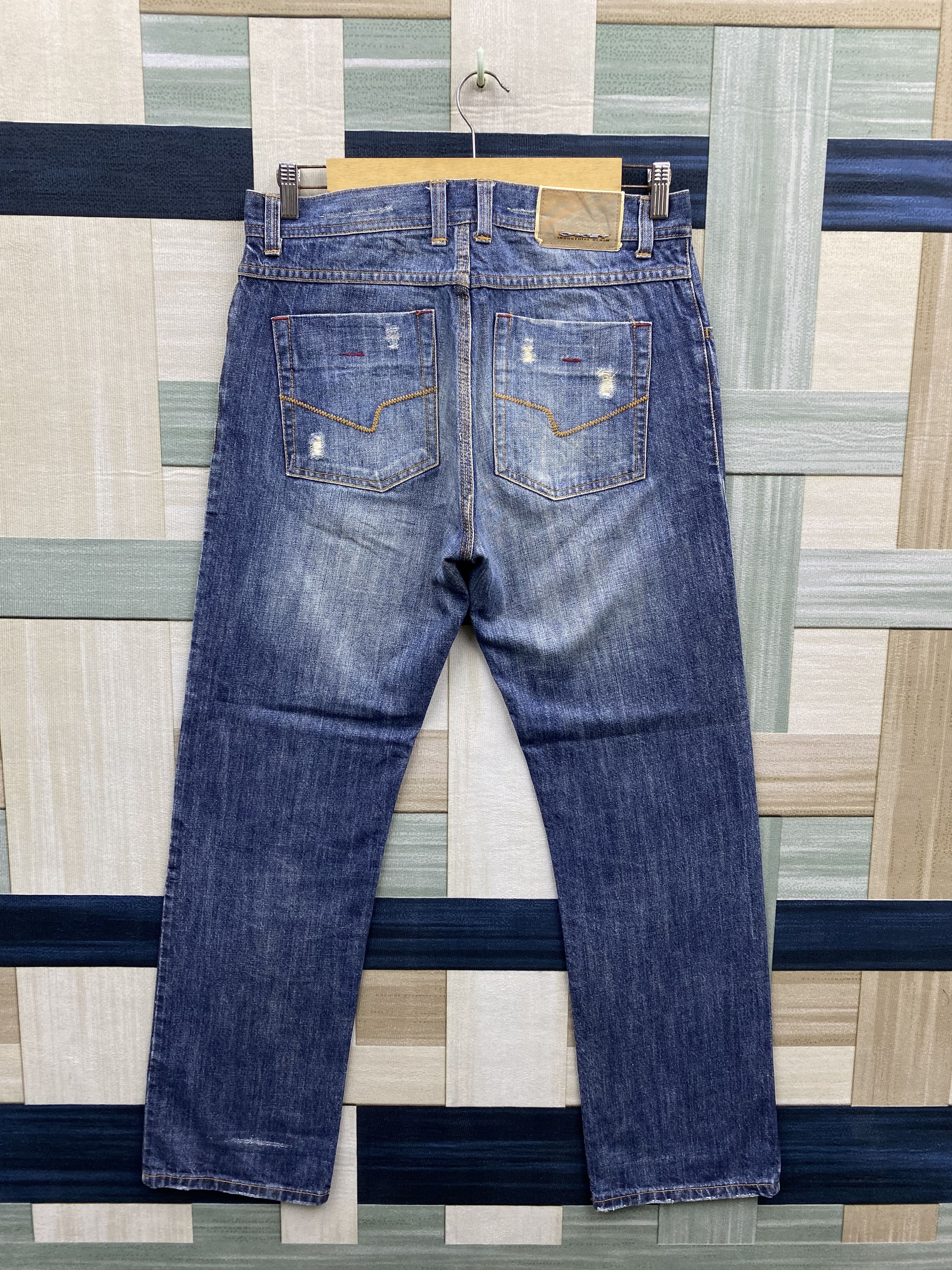 Oakley Vintage Oakley Light Distress Faded Blue Denim Jean Size US 32 / EU 48 - 2 Thumbnail