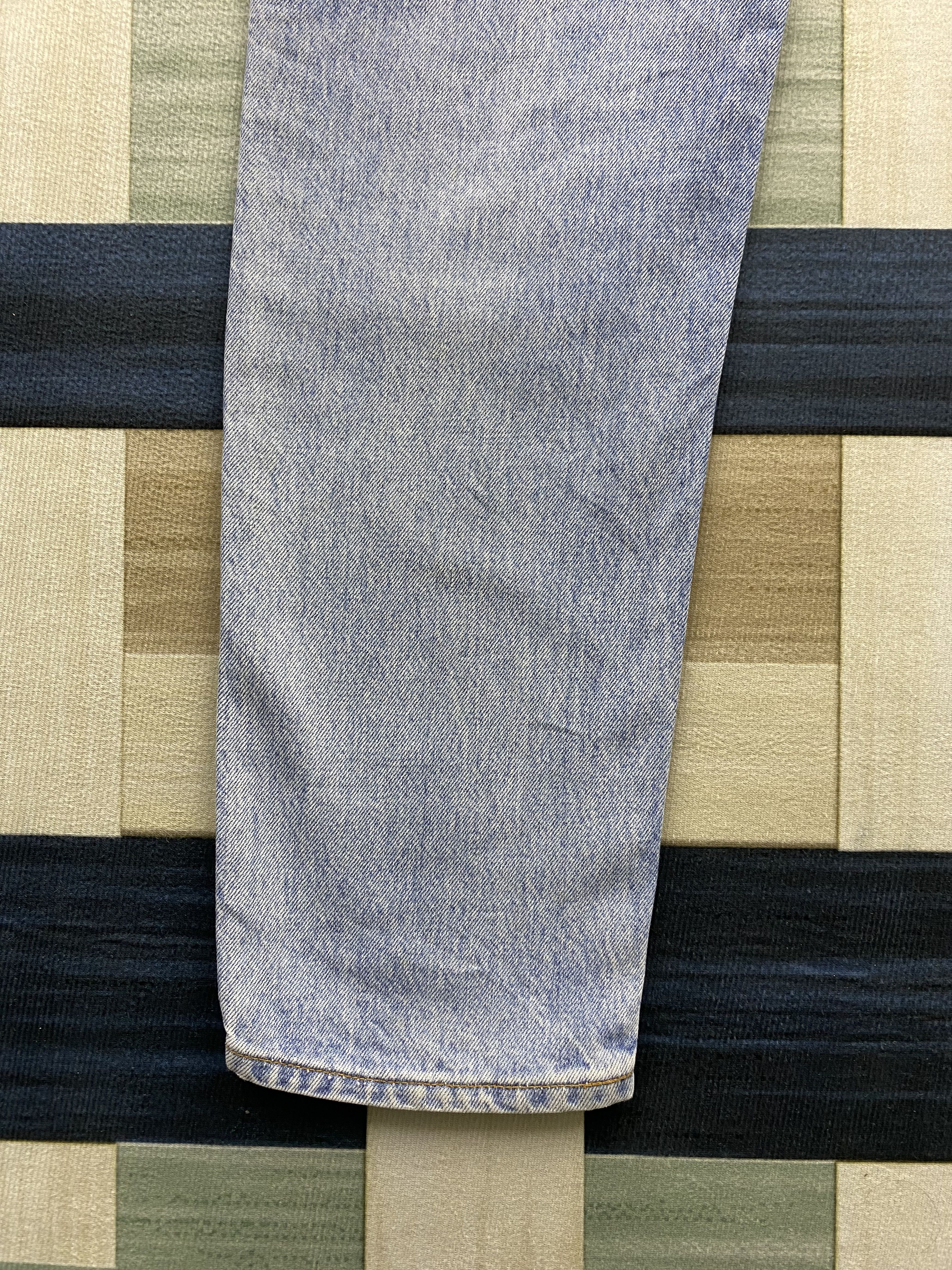 Levi's Vintage 90's Levi's Faded Blue Denim Jean Size US 28 / EU 44 - 18 Thumbnail