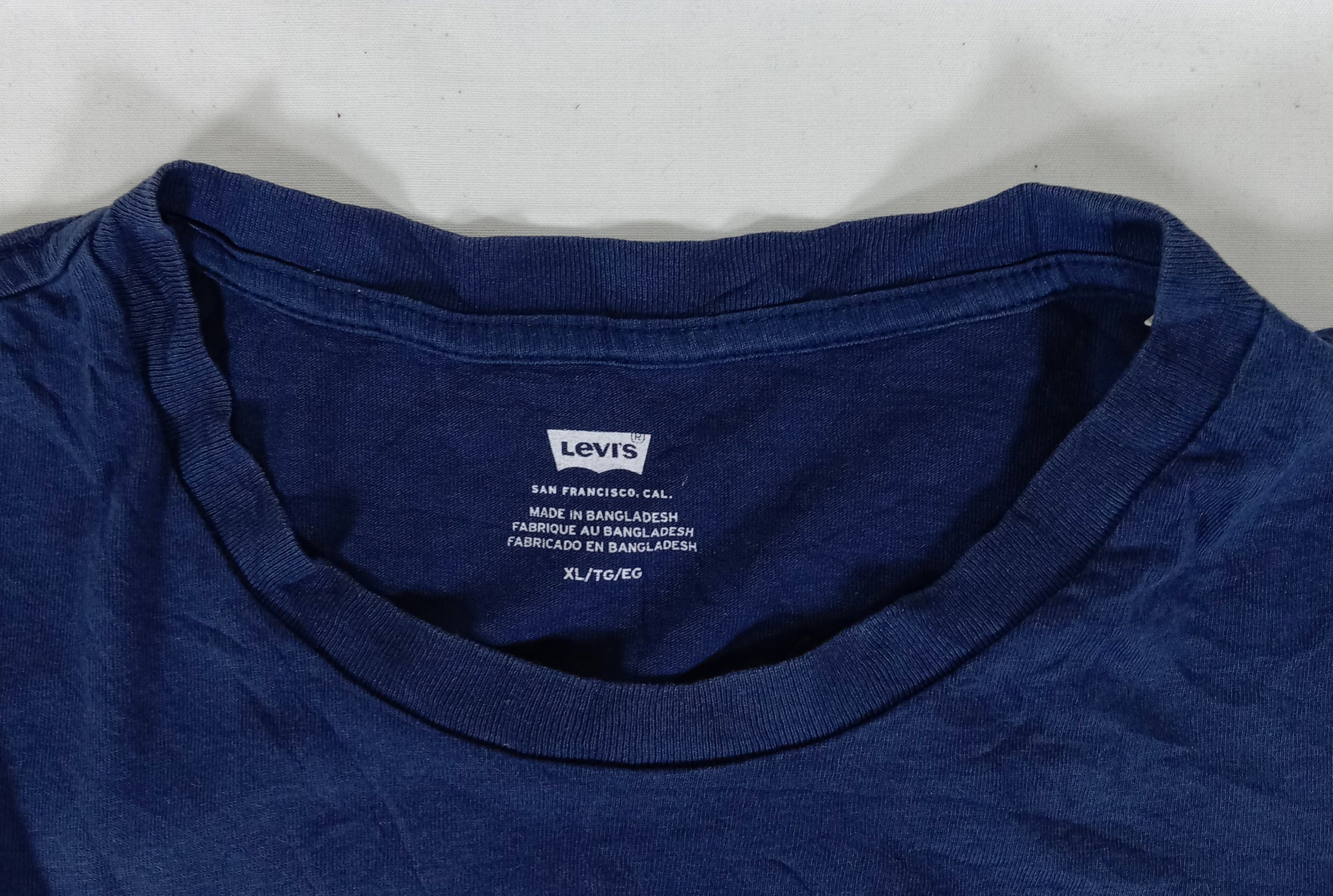 Levi's Vintage Levi’s Tee Red Box Logo Shirt Size US XL / EU 56 / 4 - 3 Thumbnail