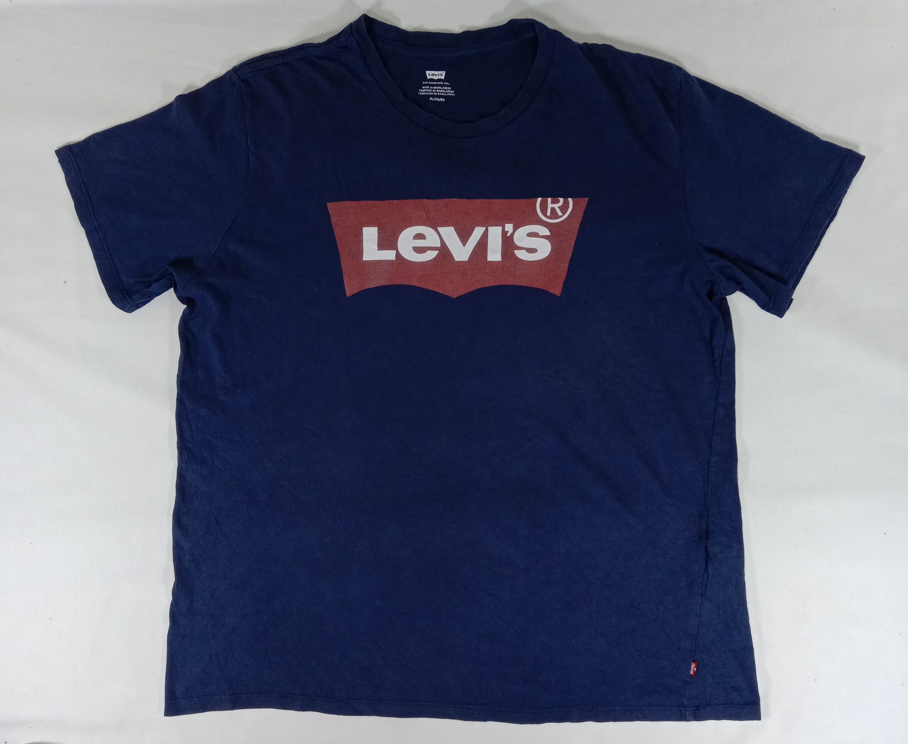 Levi's Vintage Levi’s Tee Red Box Logo Shirt Size US XL / EU 56 / 4 - 1 Thumbnail