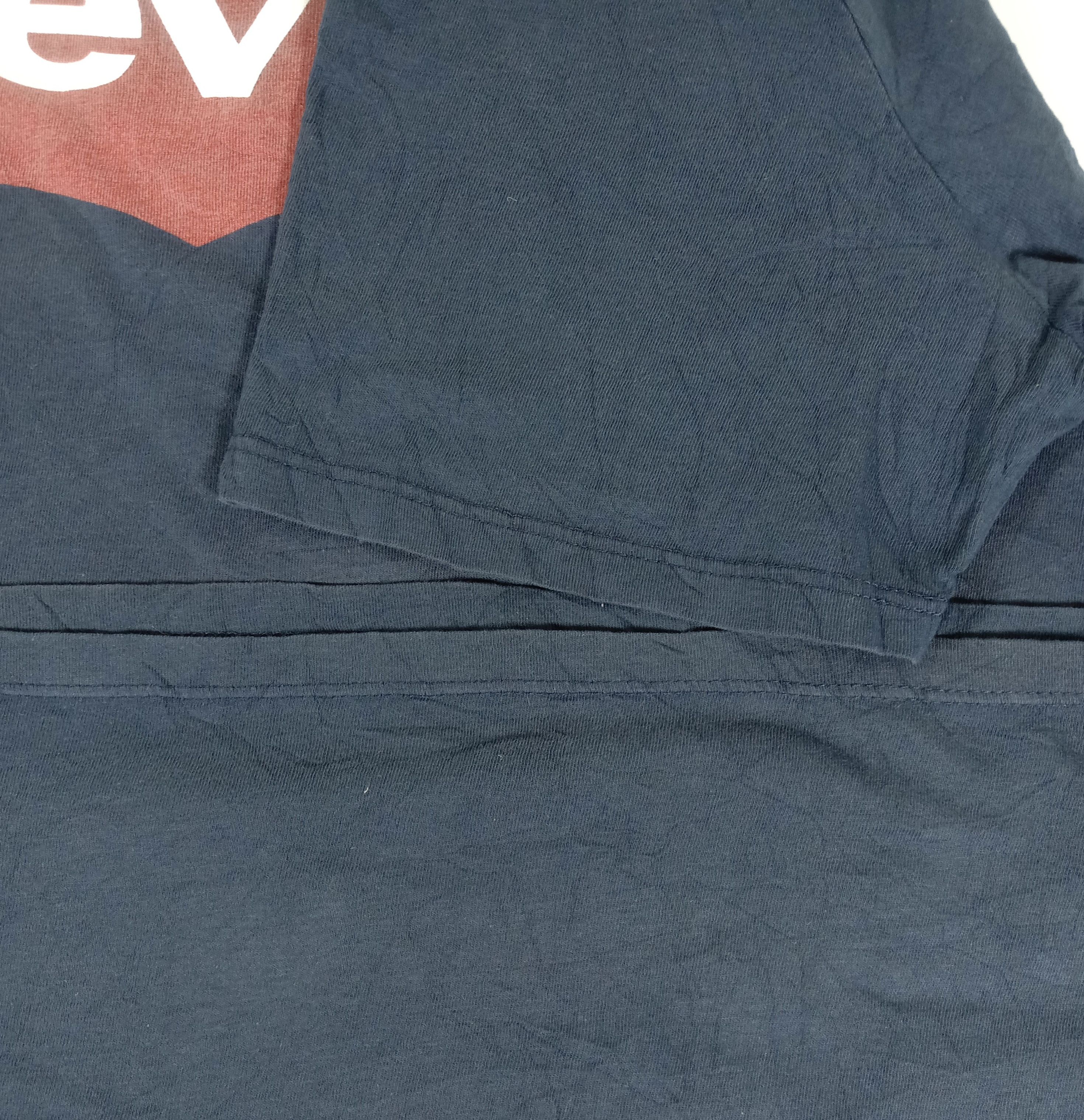 Levi's Vintage Levi’s Tee Red Box Logo Shirt Size US XL / EU 56 / 4 - 4 Thumbnail