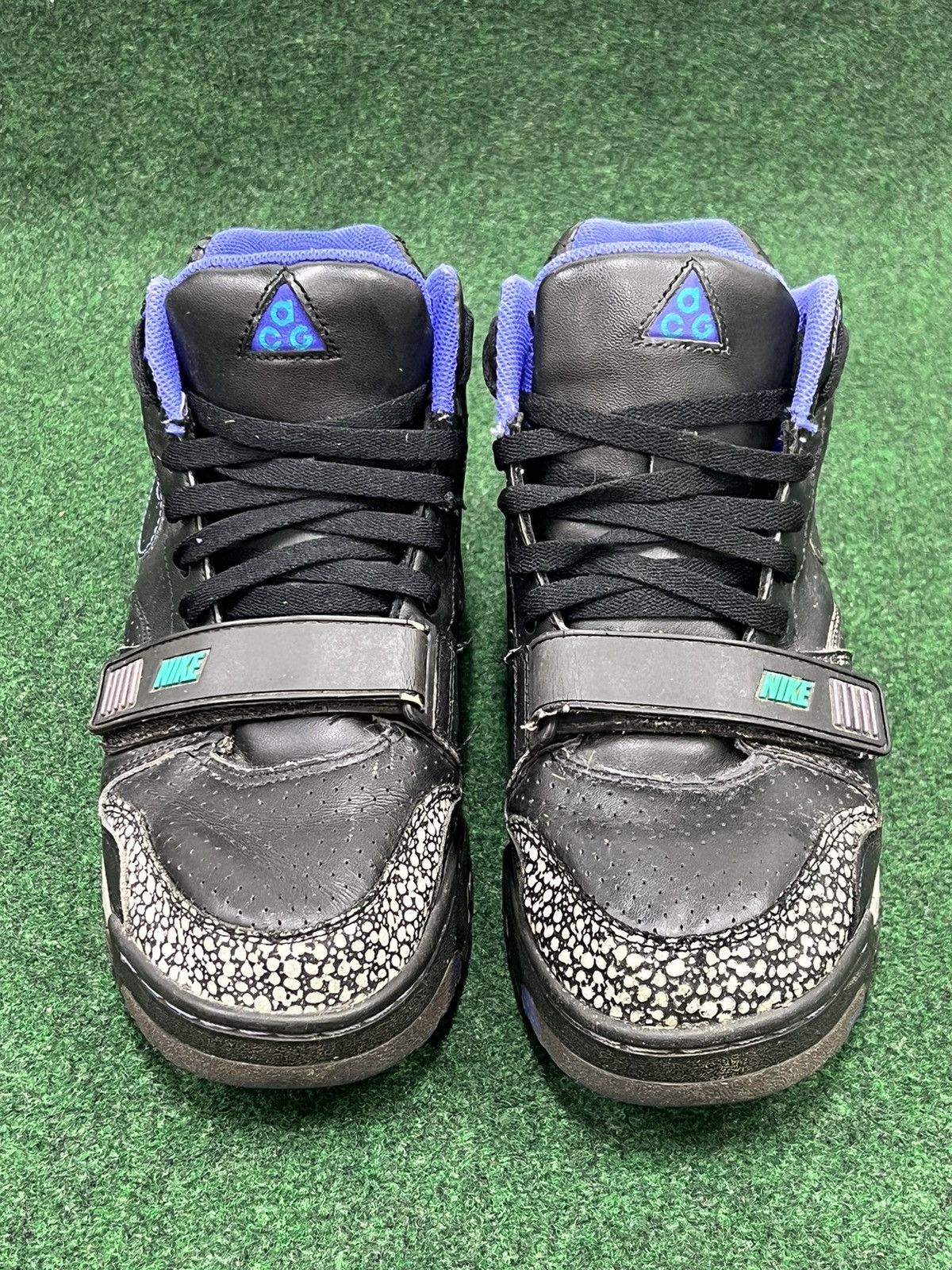 Nike 2009 Nike ACG Air Max Chisulo Boot Size US 9.5 / EU 42-43 - 2 Thumbnail