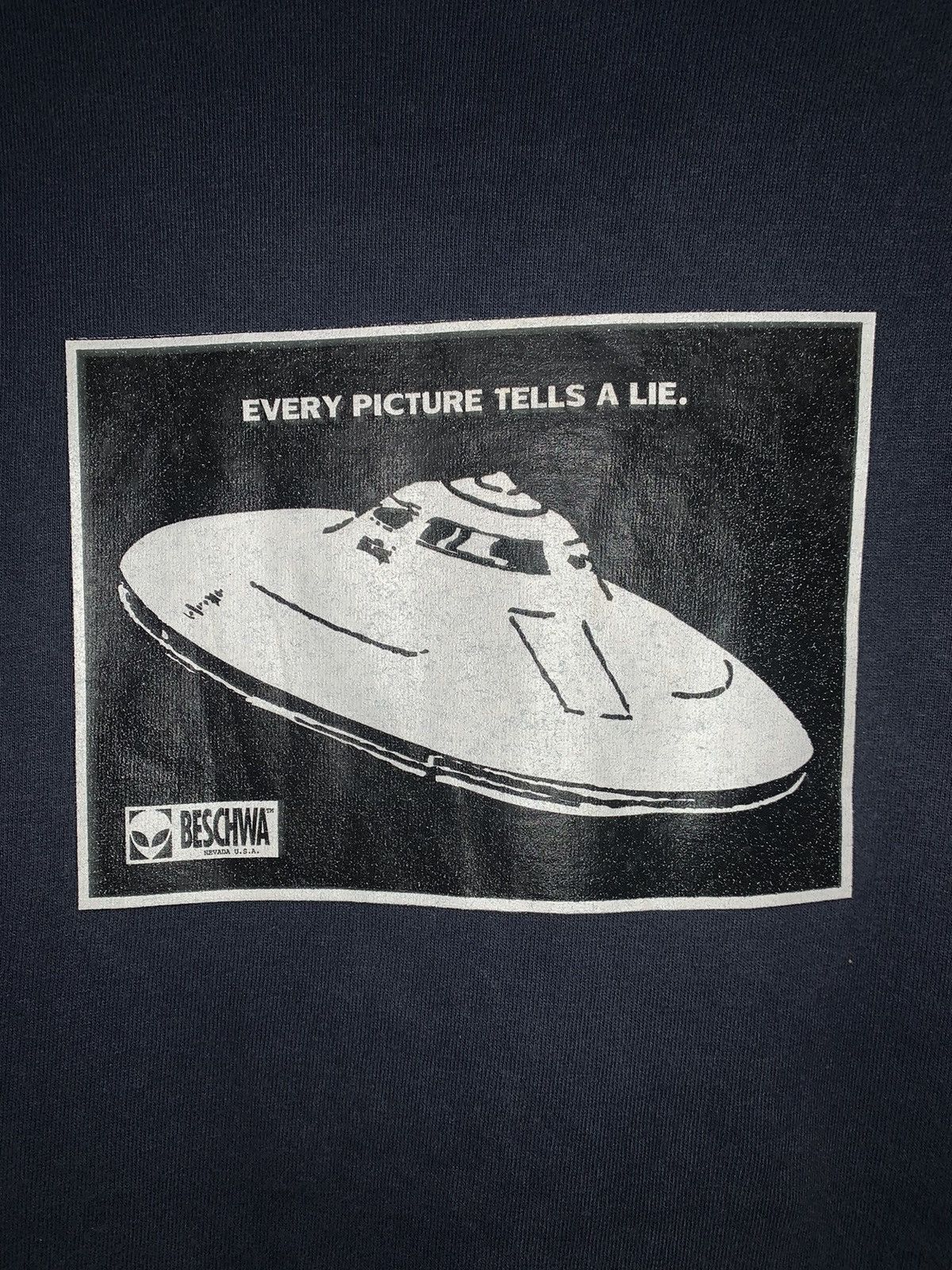 Vintage Vintage BESCHWA T-shirt By Alien Workshop Size US M / EU 48-50 / 2 - 6 Thumbnail