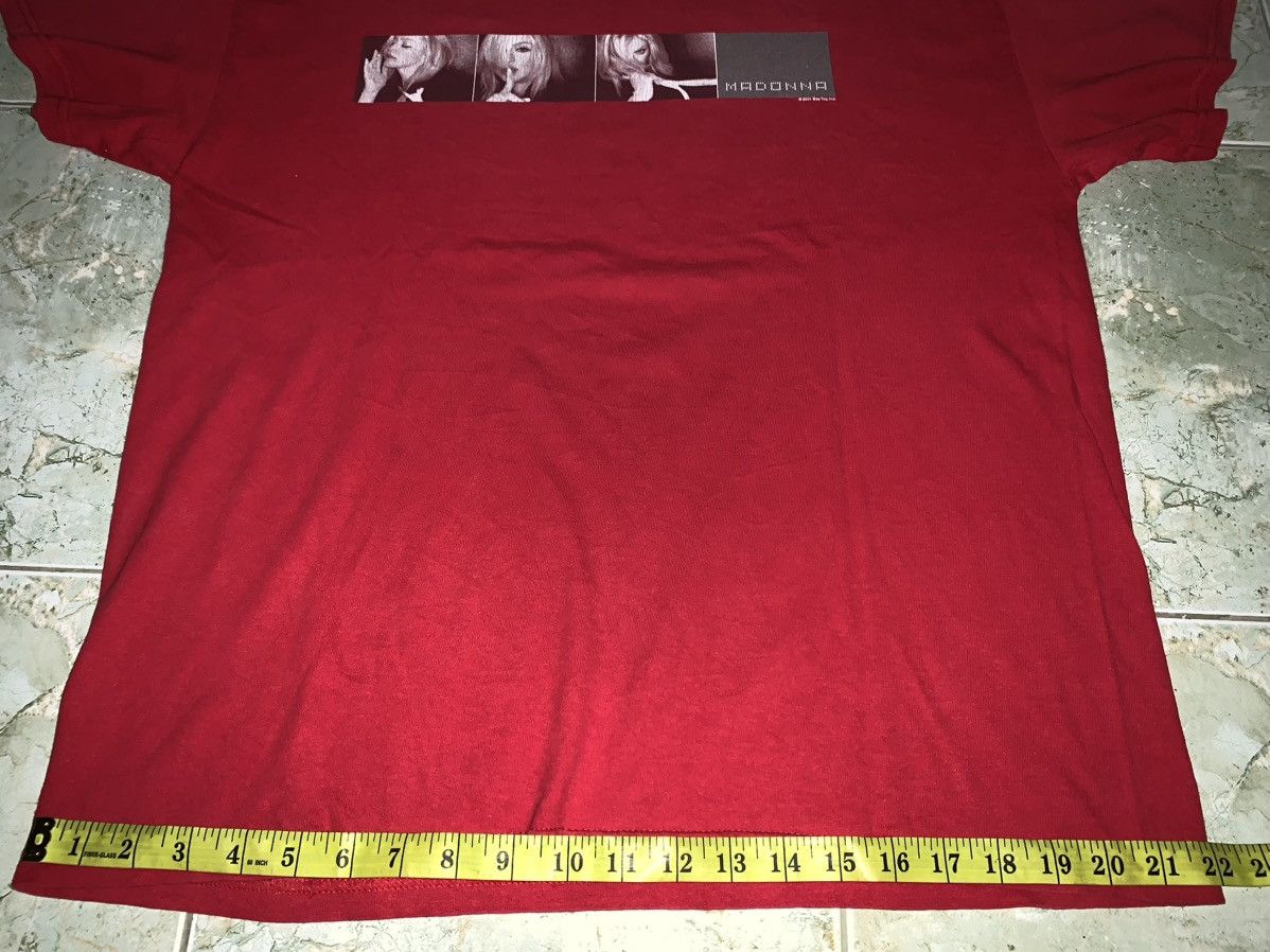 Vintage Vintage MADONNA TOUR T-shirt 2001 Size US M / EU 48-50 / 2 - 10 Thumbnail