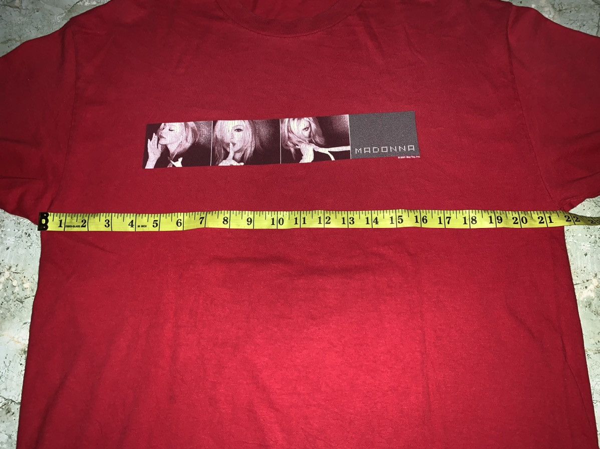 Vintage Vintage MADONNA TOUR T-shirt 2001 Size US M / EU 48-50 / 2 - 9 Thumbnail