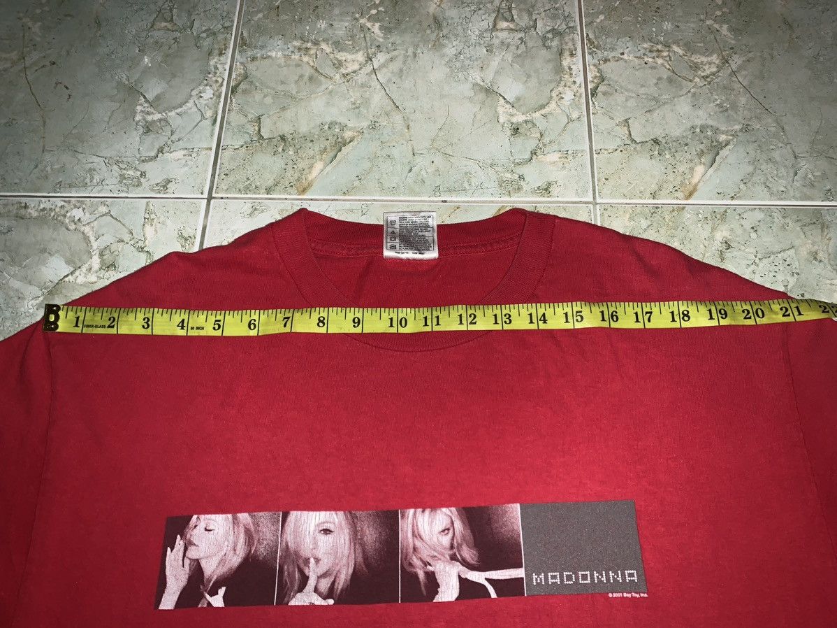 Vintage Vintage MADONNA TOUR T-shirt 2001 Size US M / EU 48-50 / 2 - 12 Thumbnail