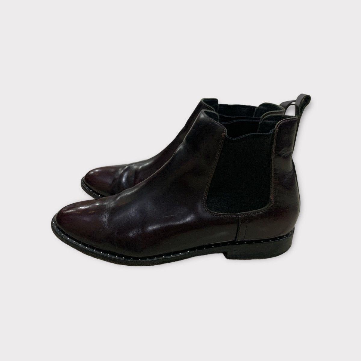 Saint Laurent Paris SAINT LAURENT PARIS STUDDED LEATHER CHELSEA BOOTS Size US 7 / EU 40 - 5 Thumbnail