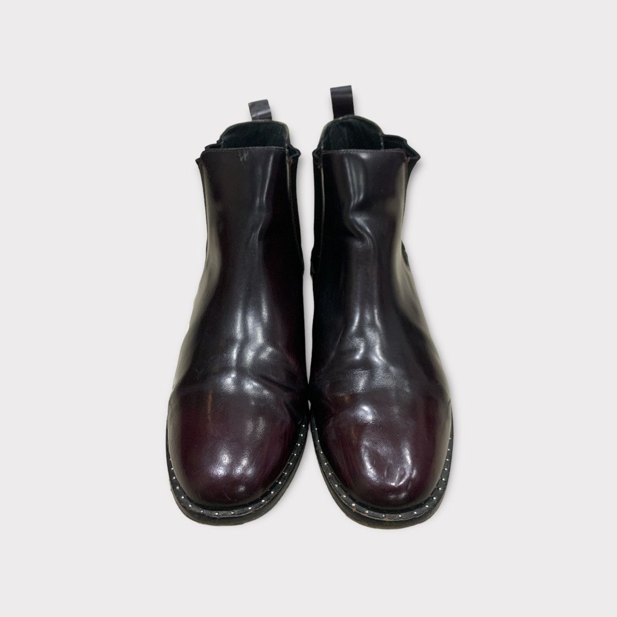 Saint Laurent Paris SAINT LAURENT PARIS STUDDED LEATHER CHELSEA BOOTS Size US 7 / EU 40 - 2 Thumbnail