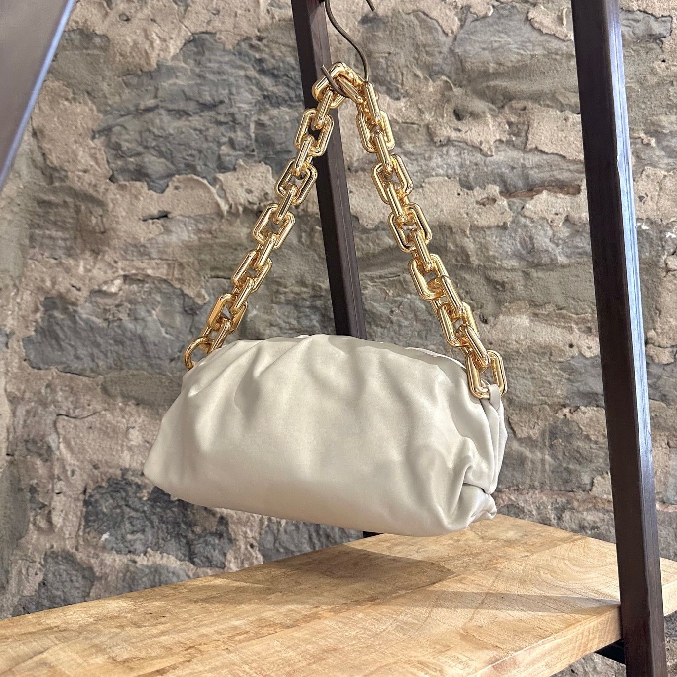 Bottega Veneta Bottega Veneta Beige Leather The Chain Pouch Clutch Size ONE SIZE - 2 Thumbnail