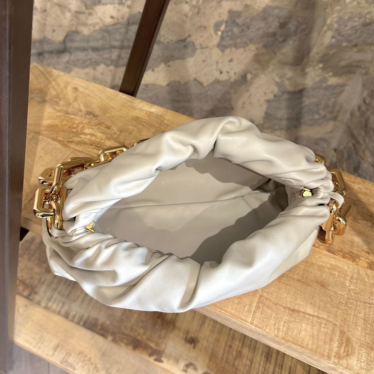 Bottega Veneta Bottega Veneta Beige Leather The Chain Pouch Clutch Size ONE SIZE - 9 Thumbnail