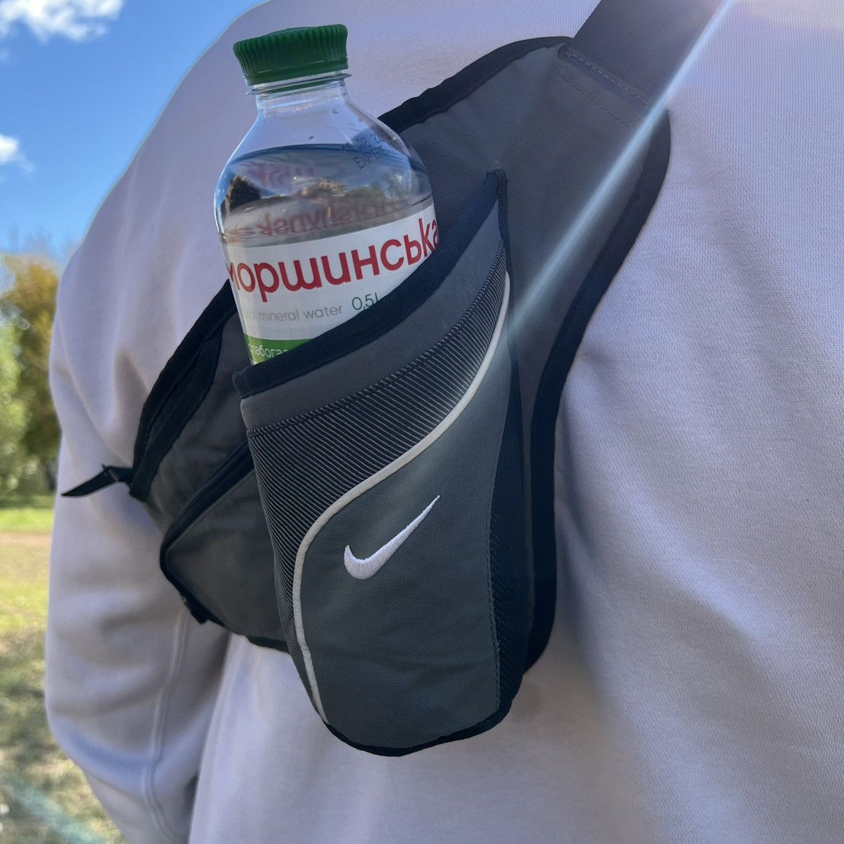 Nike •Free shipping• Nike sling bag/crossbody bag Size ONE SIZE - 3 Thumbnail