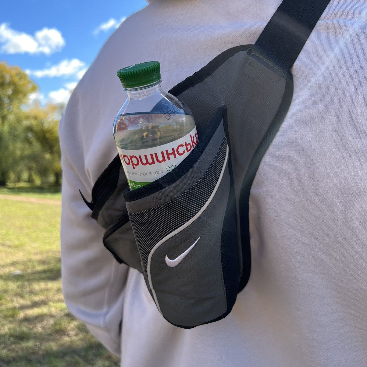 Nike •Free shipping• Nike sling bag/crossbody bag Size ONE SIZE - 4 Thumbnail