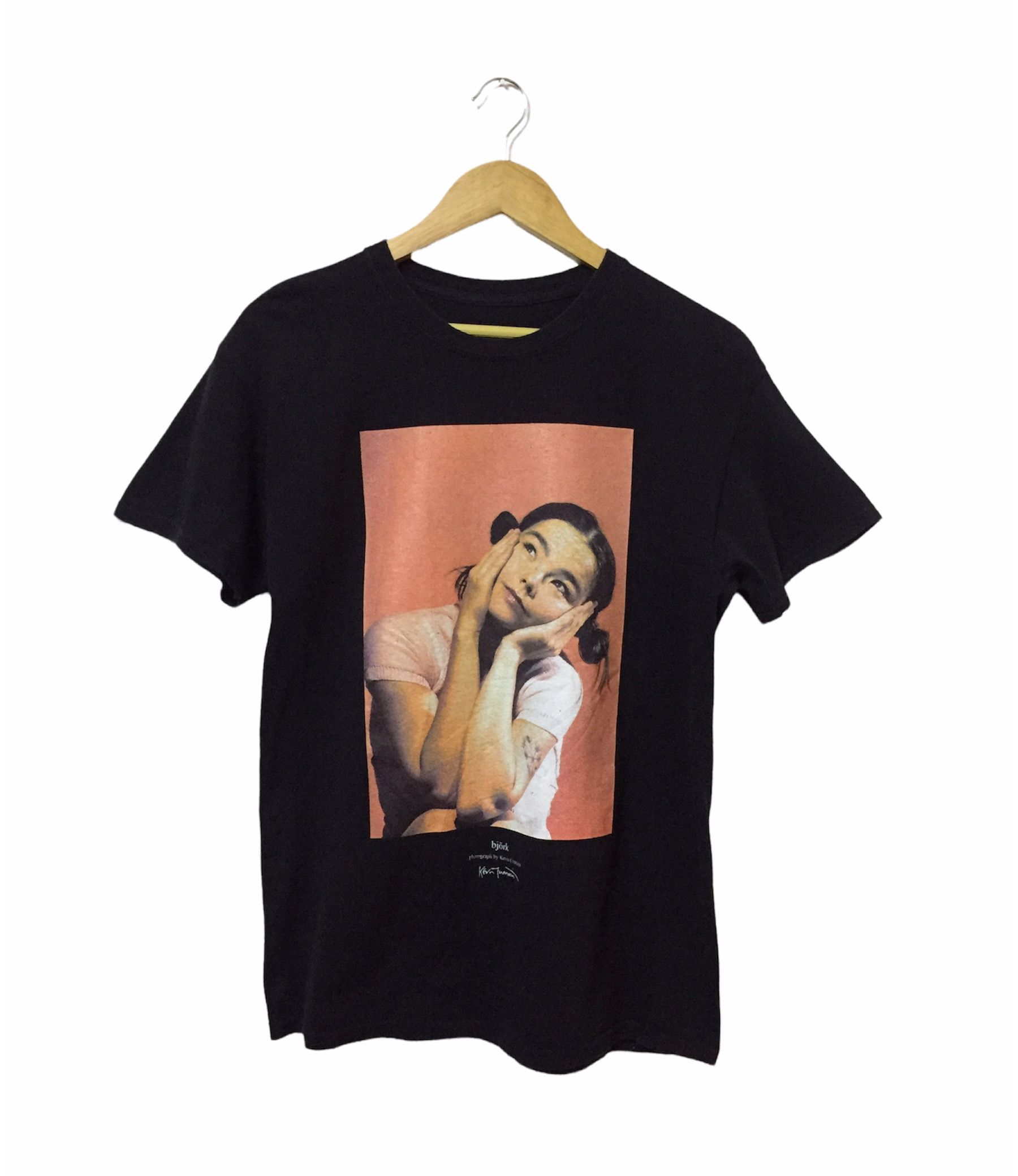 image of Band Tees x Vintage Bjork Potrait Eletronic Pop Artist Iceland Singer Tshirt in Black (Size Medium)