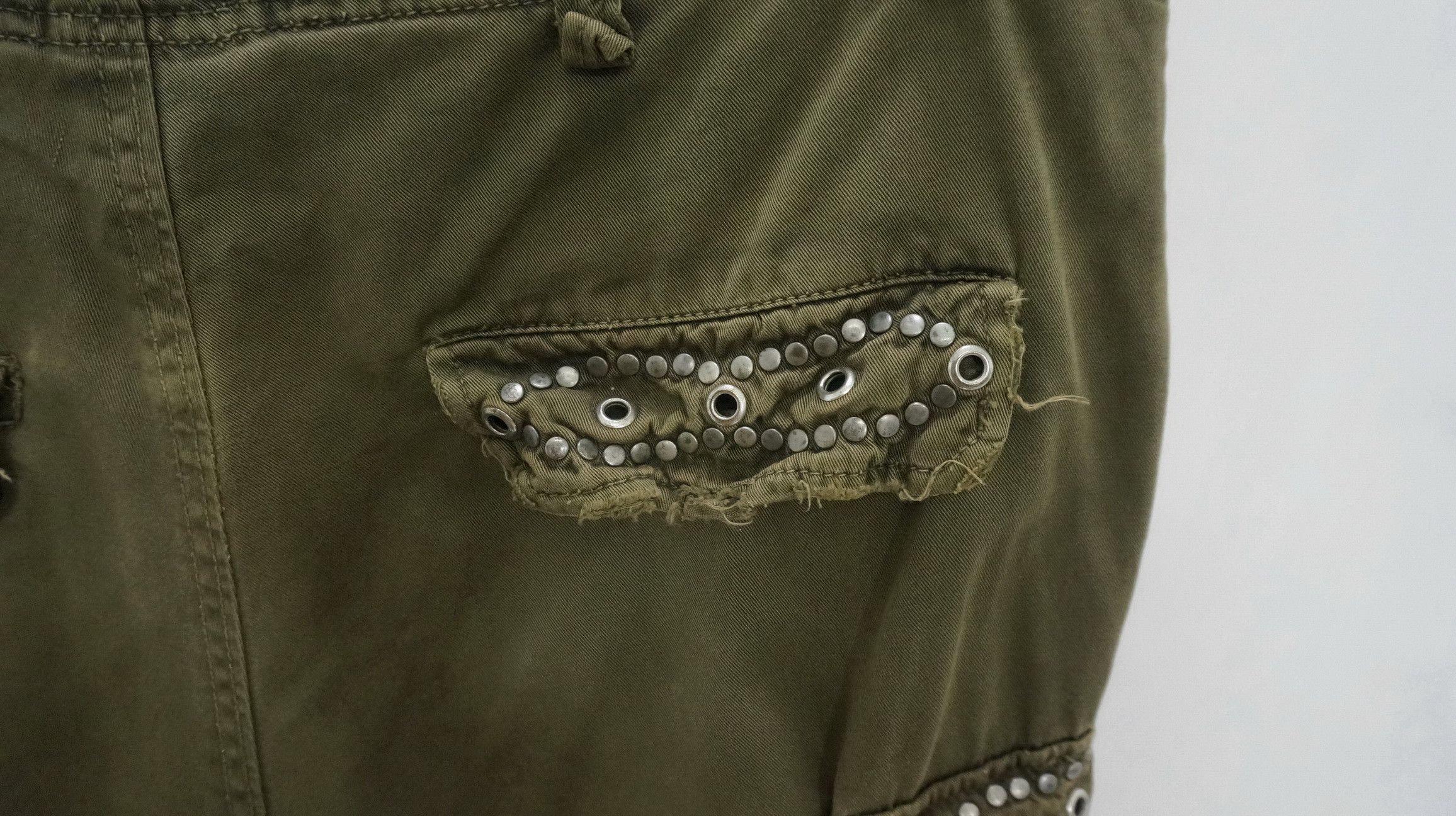 Japanese Brand VTG 🔥 MANGROVE Japan Distressed Studded Bondage Cargo Pant Size US 34 / EU 50 - 13 Thumbnail