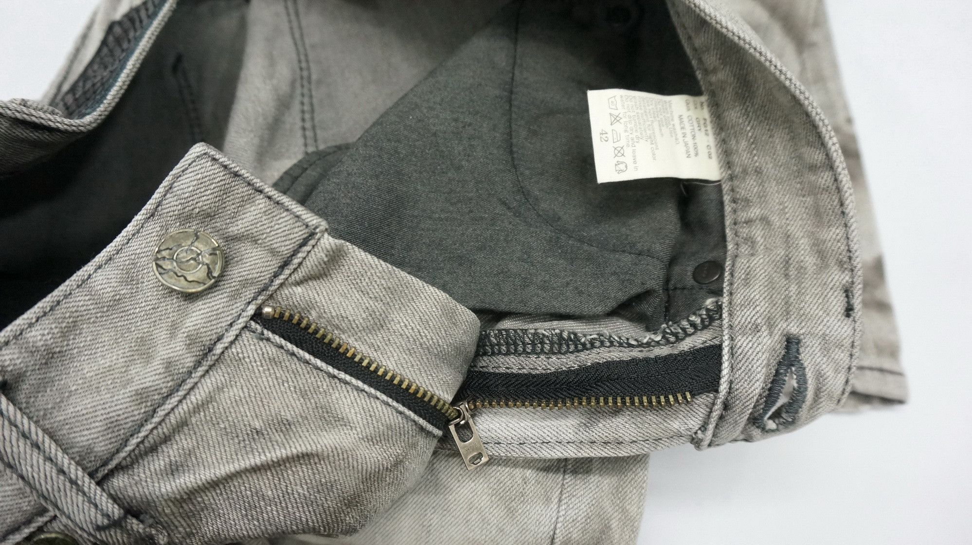 GOSTAR DE FUGA Vintage FUGA Smokey Distressed Lowrise Flared Denim Size US 29 - 16 Thumbnail