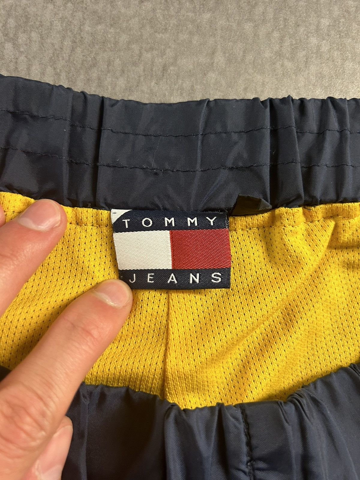 Tommy Hilfiger × Vintage Vintage Tommy Hilfiger Sweatpants Size US 32 / EU 48 - 6 Thumbnail