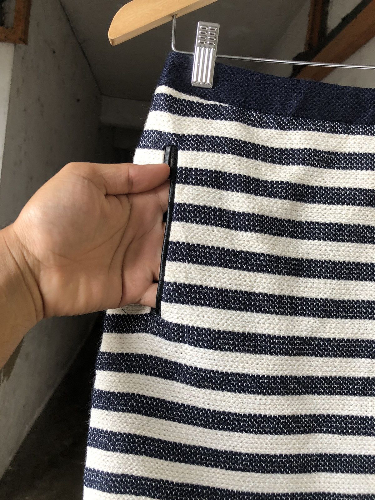 Tommy Hilfiger Vintage Tommy Hilfiger Tweed Striped Blue Mini Skirt Size 28" / US 6 / IT 42 - 5 Thumbnail