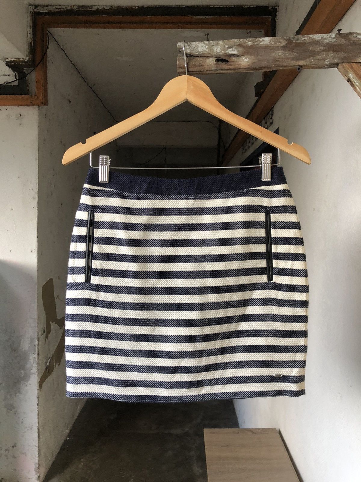 Tommy Hilfiger Vintage Tommy Hilfiger Tweed Striped Blue Mini Skirt Size 28" / US 6 / IT 42 - 1 Thumbnail