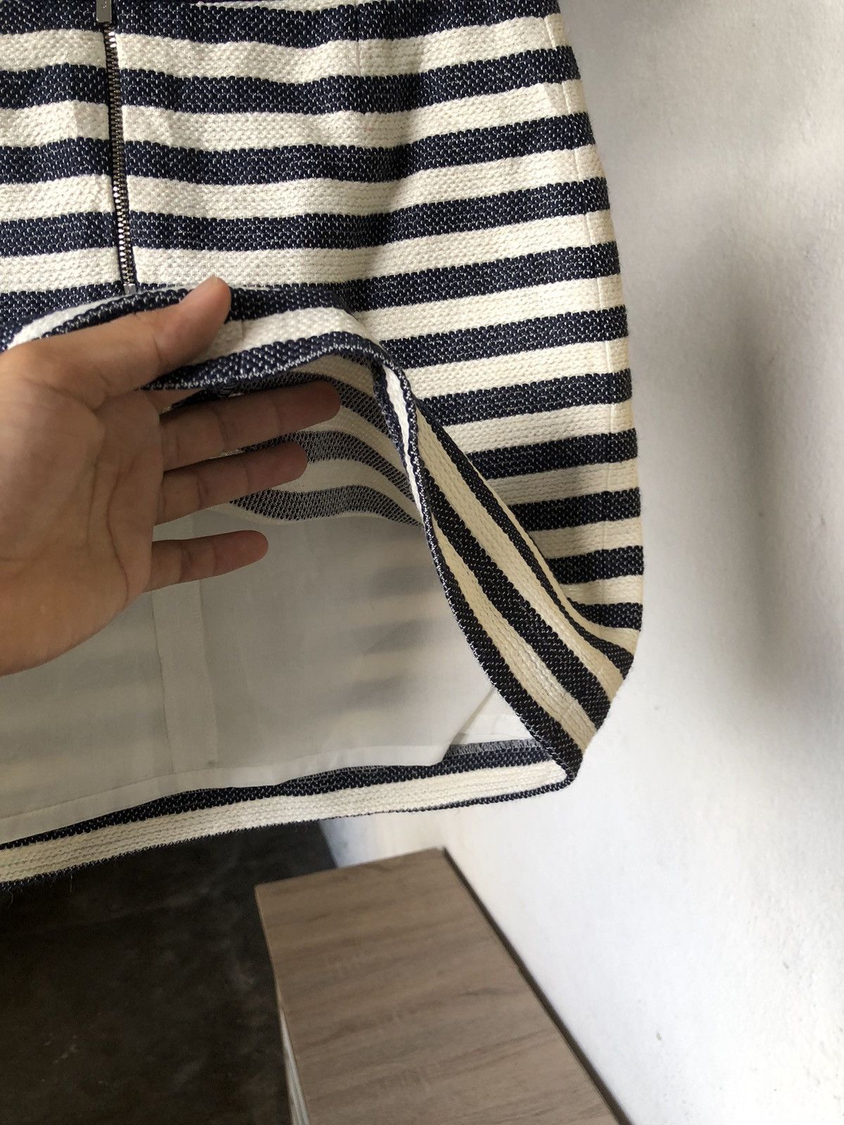 Tommy Hilfiger Vintage Tommy Hilfiger Tweed Striped Blue Mini Skirt Size 28" / US 6 / IT 42 - 9 Thumbnail