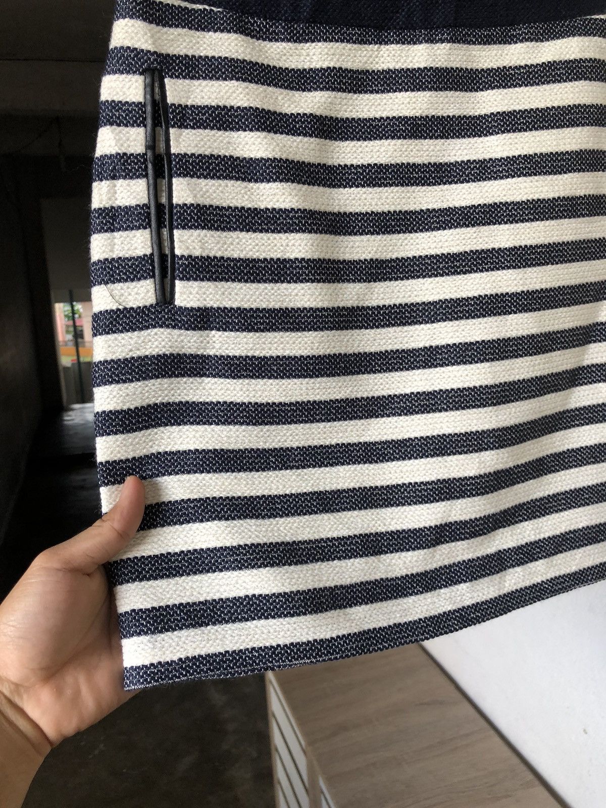 Tommy Hilfiger Vintage Tommy Hilfiger Tweed Striped Blue Mini Skirt Size 28" / US 6 / IT 42 - 6 Thumbnail