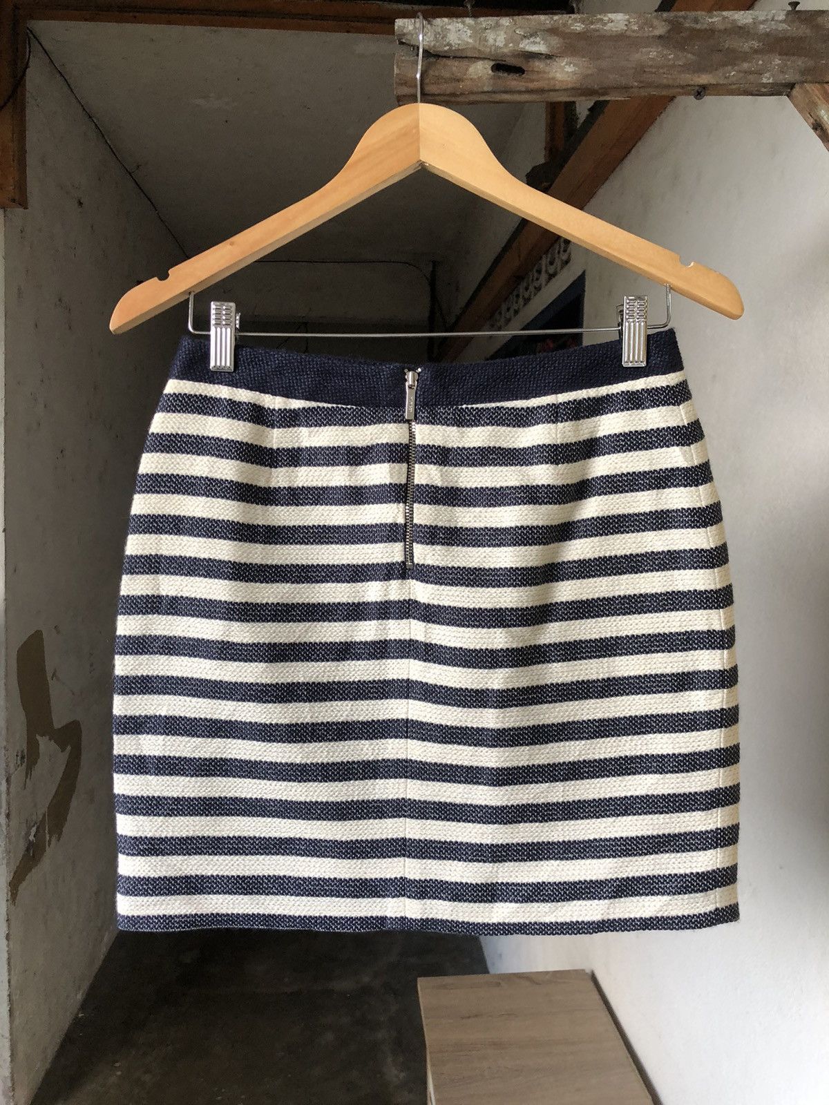 Tommy Hilfiger Vintage Tommy Hilfiger Tweed Striped Blue Mini Skirt Size 28" / US 6 / IT 42 - 2 Thumbnail
