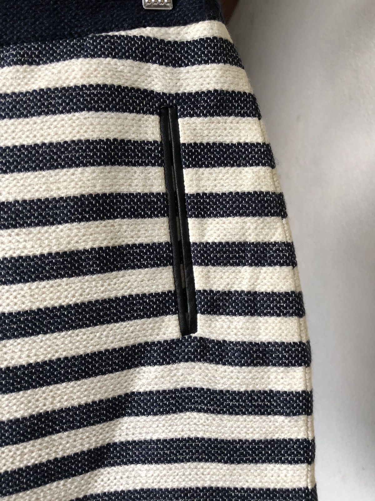 Tommy Hilfiger Vintage Tommy Hilfiger Tweed Striped Blue Mini Skirt Size 28" / US 6 / IT 42 - 4 Thumbnail