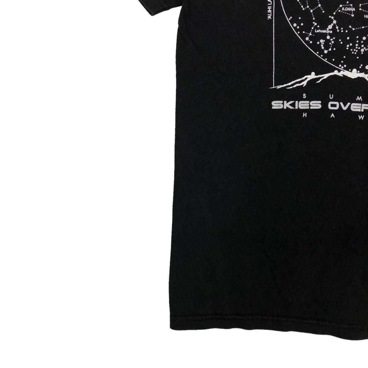 Band Tees VINTAGE 90’s SKIES OVER MAUNA KEA TEE BIG LOGO HANES Size US S / EU 44-46 / 1 - 3 Thumbnail