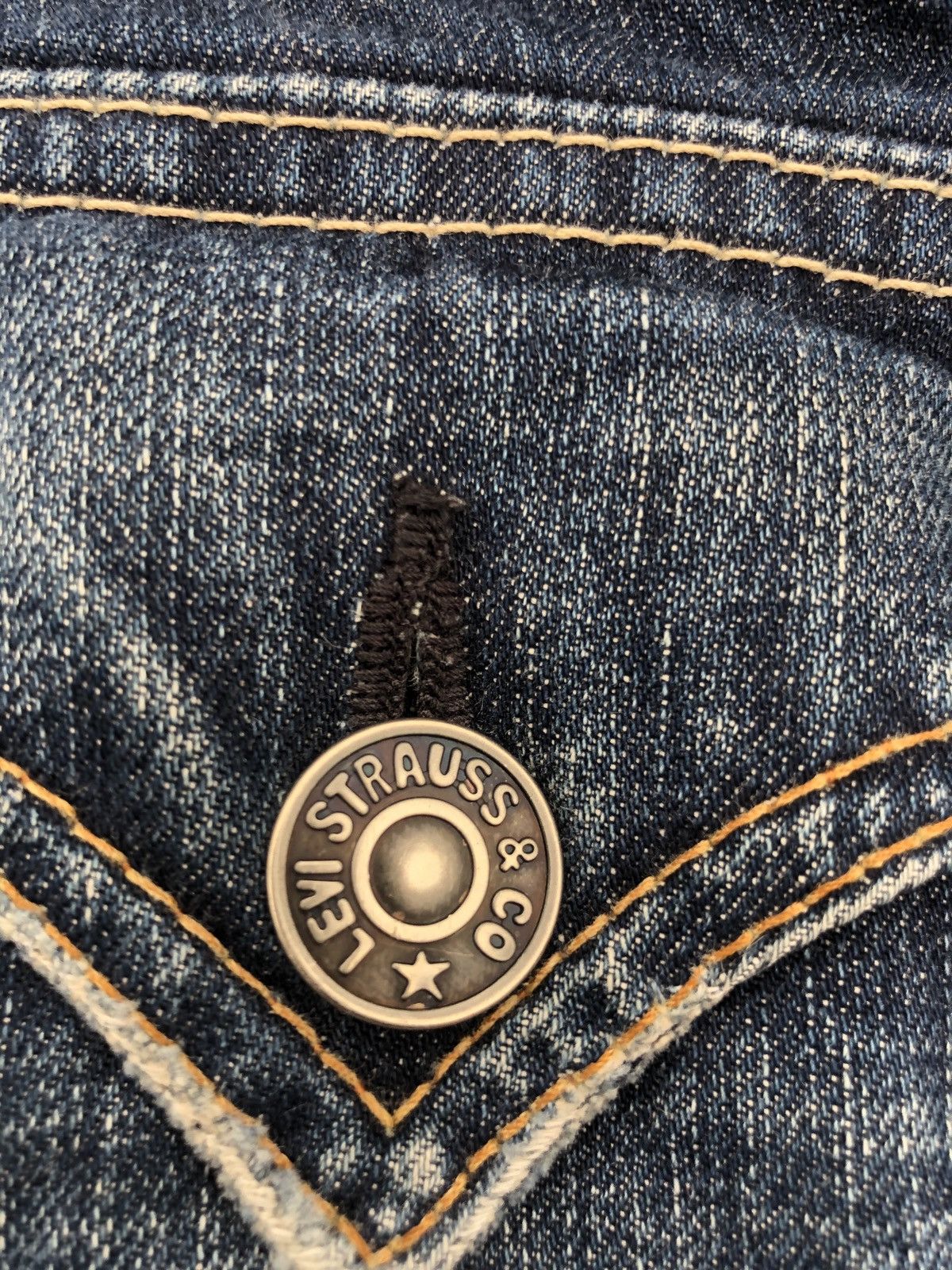 Levi's Levi’s White tag Lot 702 distressed size 30 Size US 30 / EU 46 - 7 Thumbnail