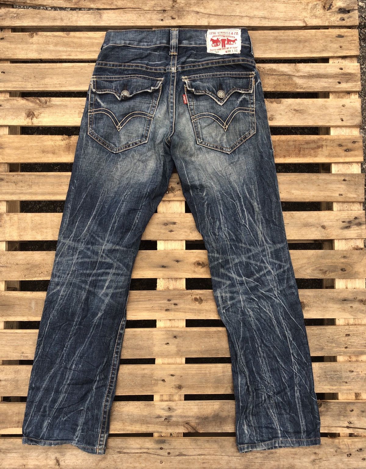 Levi's Levi’s White tag Lot 702 distressed size 30 Size US 30 / EU 46 - 2 Thumbnail