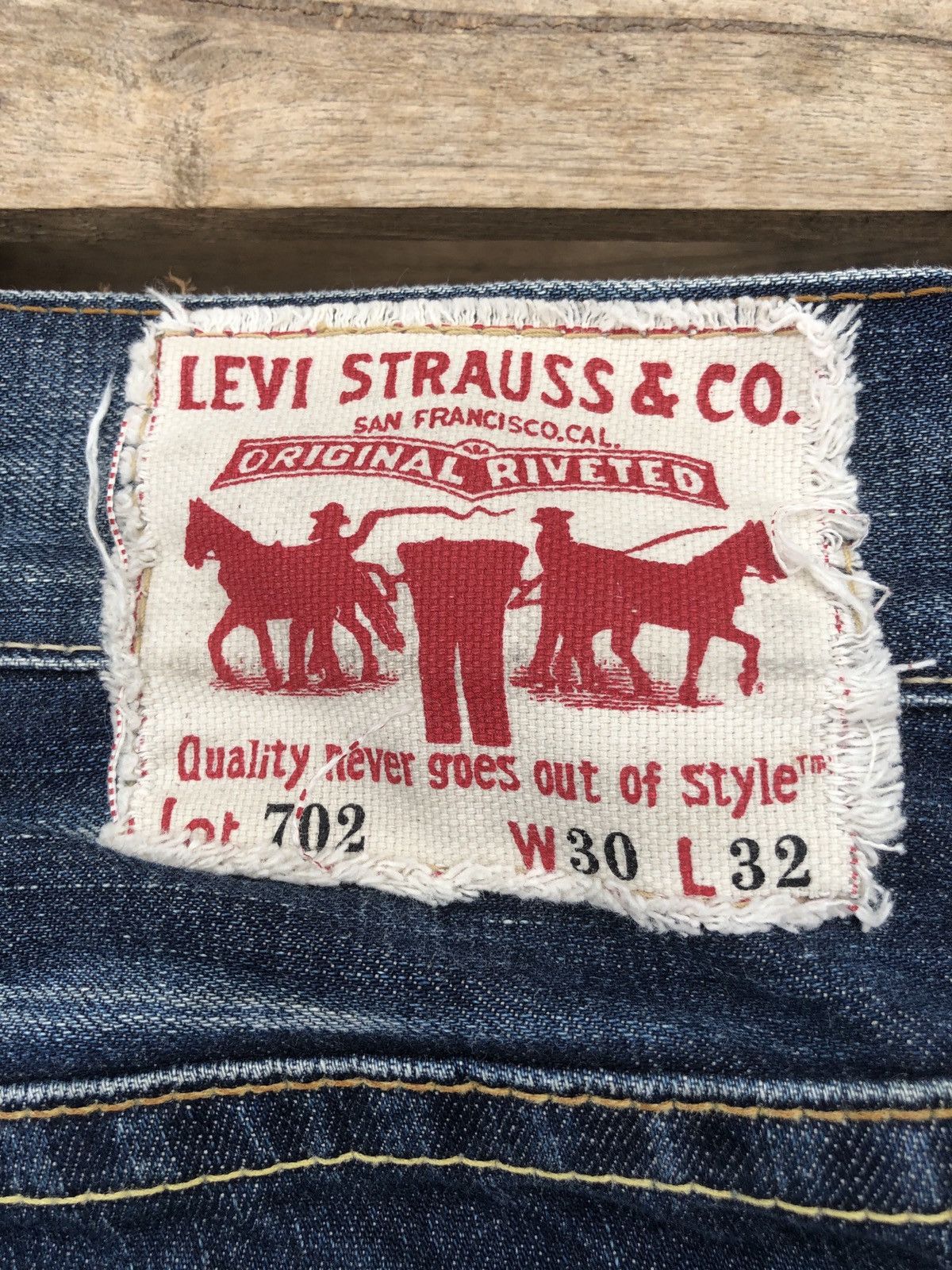 Levi's Levi’s White tag Lot 702 distressed size 30 Size US 30 / EU 46 - 3 Thumbnail
